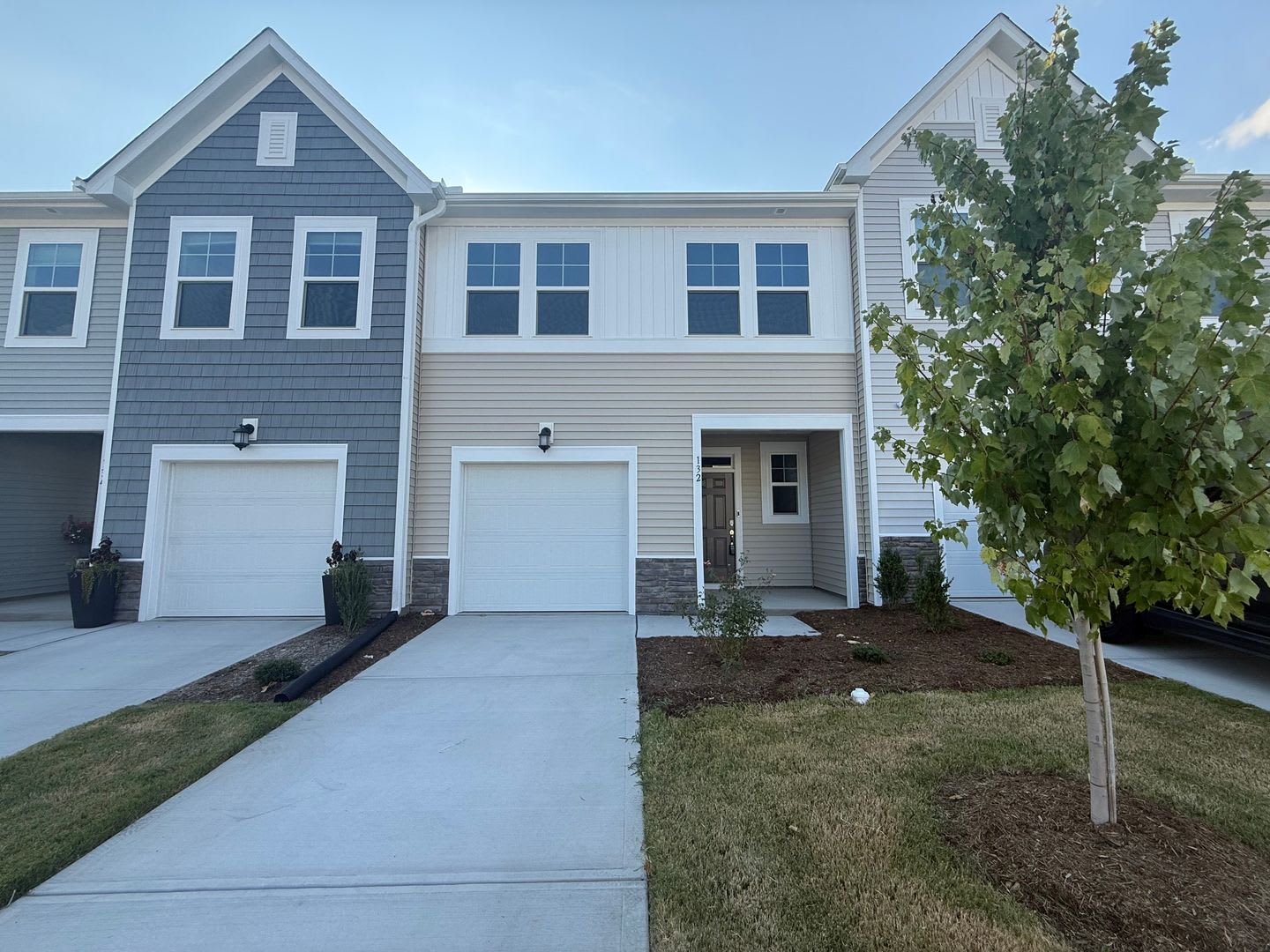 New Construction 3Bd 2 5Ba Rolesville Townhome In Prime Location With A Screened Patio And Community Pool – photo 1 of 23