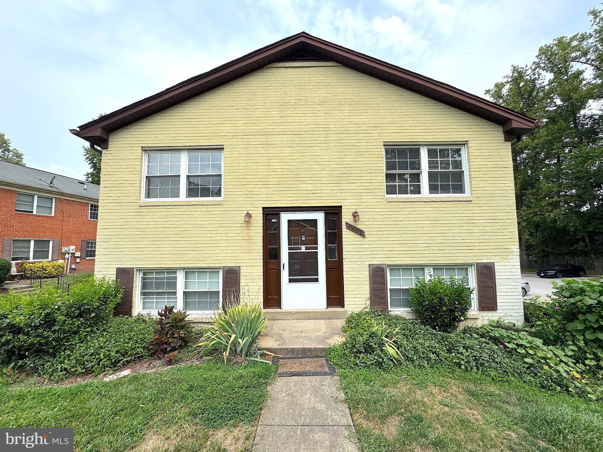 9642 HAGEL CIR – photo 1 of 18