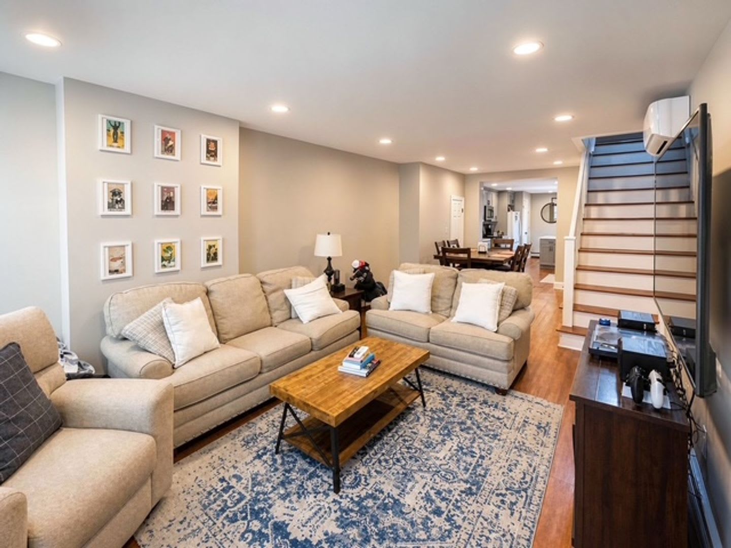 4 Bedroom 2 Bathroom – photo 1