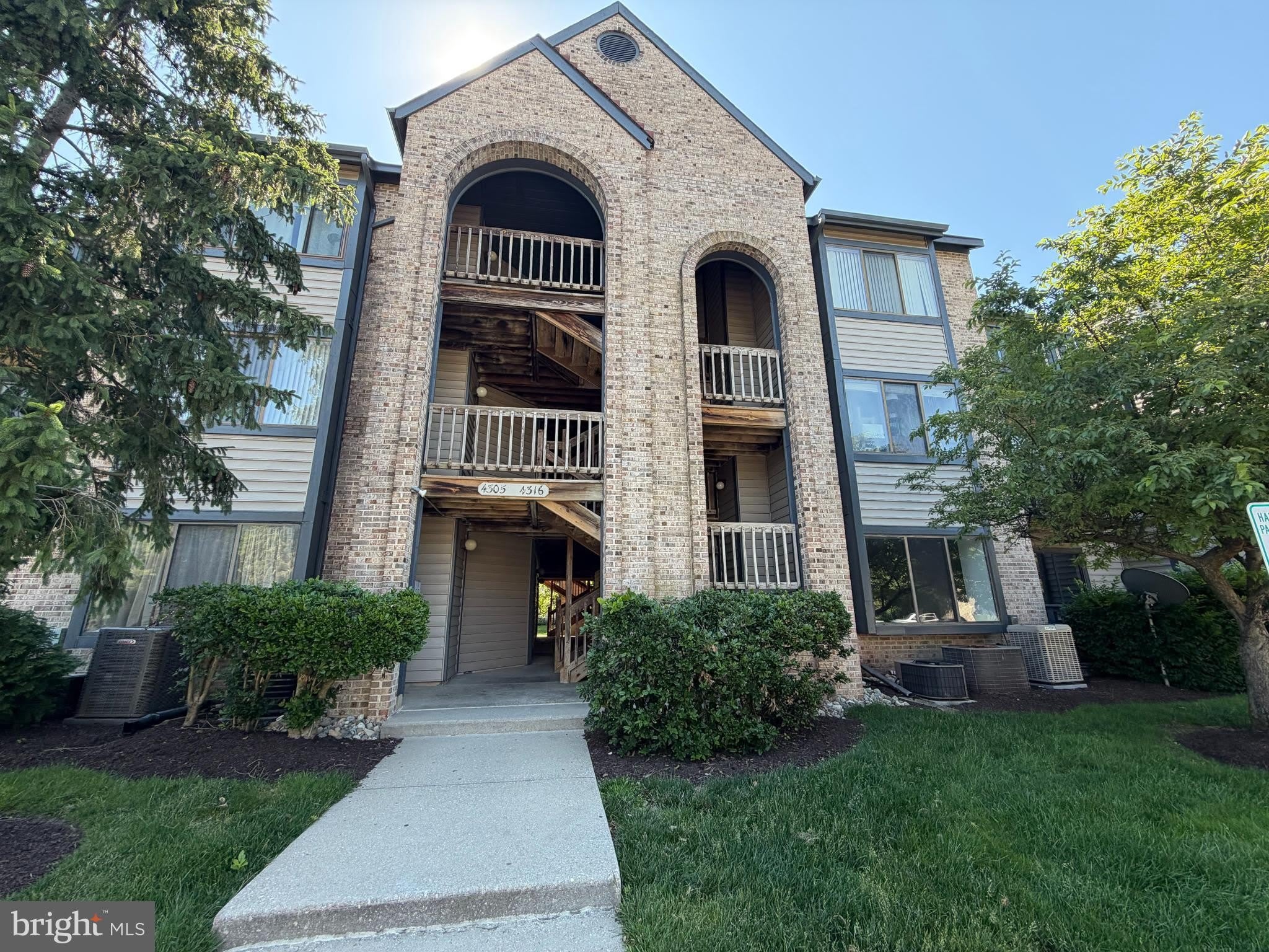 4306 A Aberdeen Drive – photo 1 of 52
