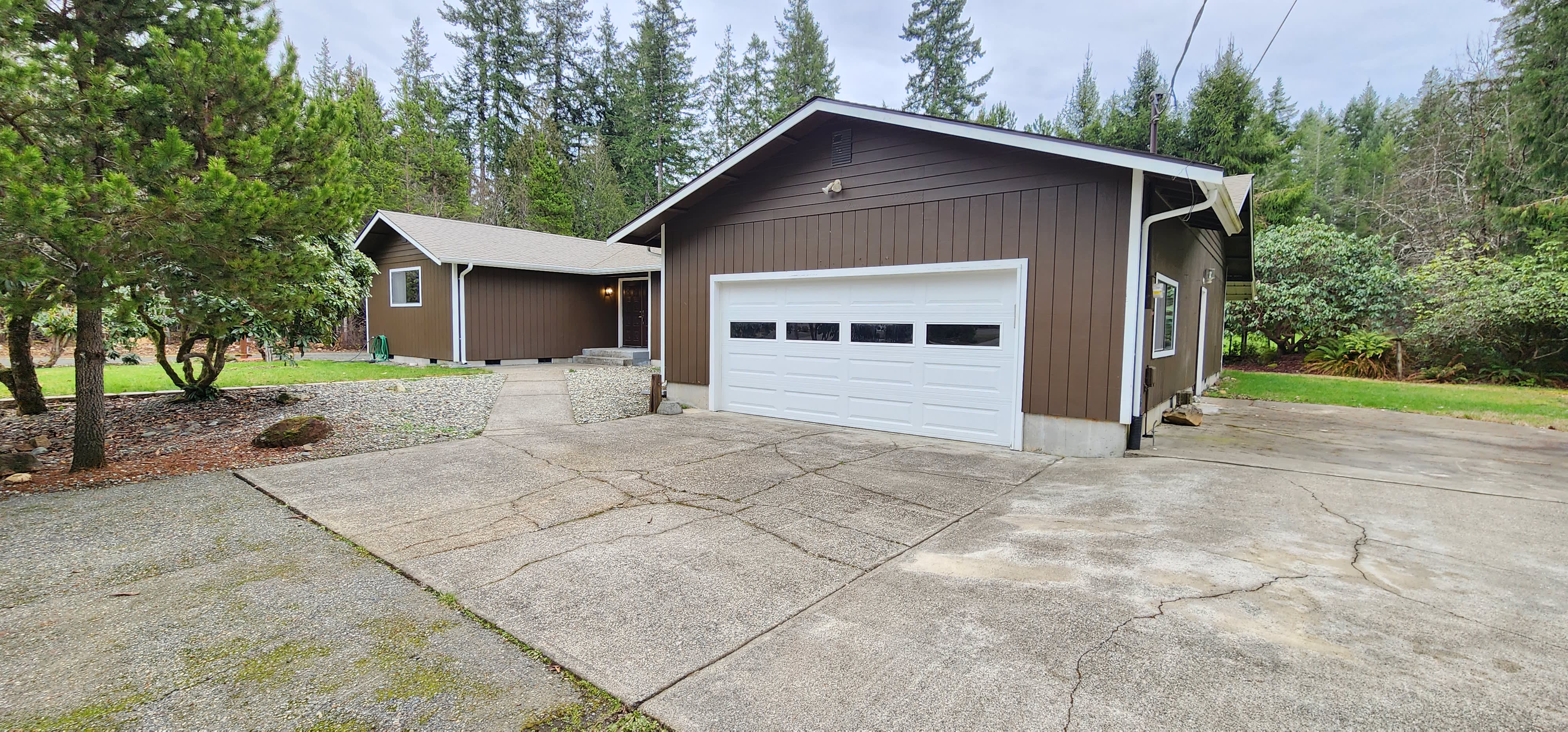 280 E Shamrock Dr – photo 1 of 23