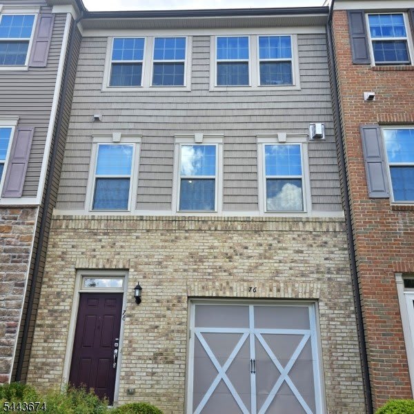 76 Albert Ct – photo 1 of 64
