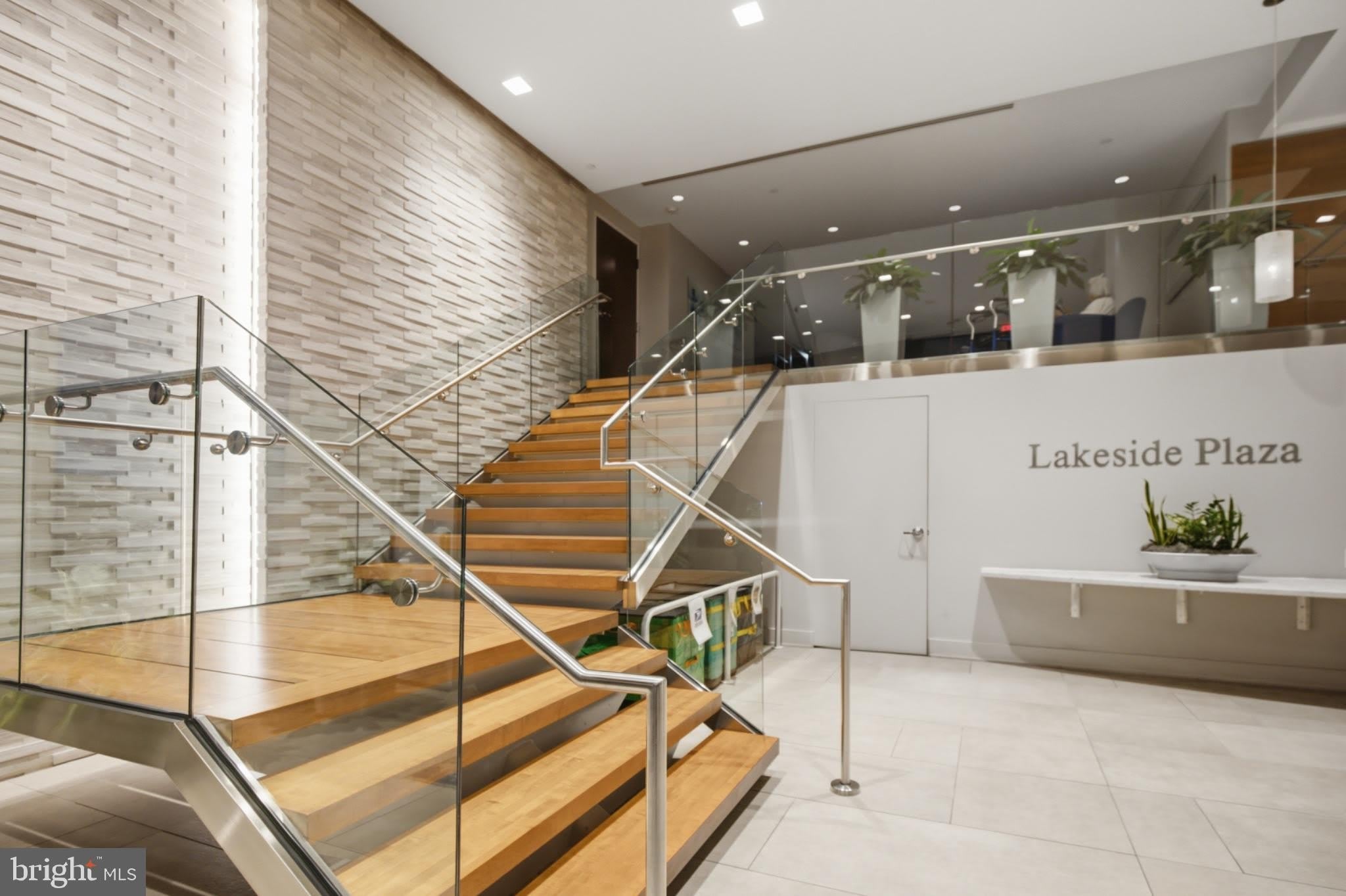3800 POWELL Lane – photo 1 of 16