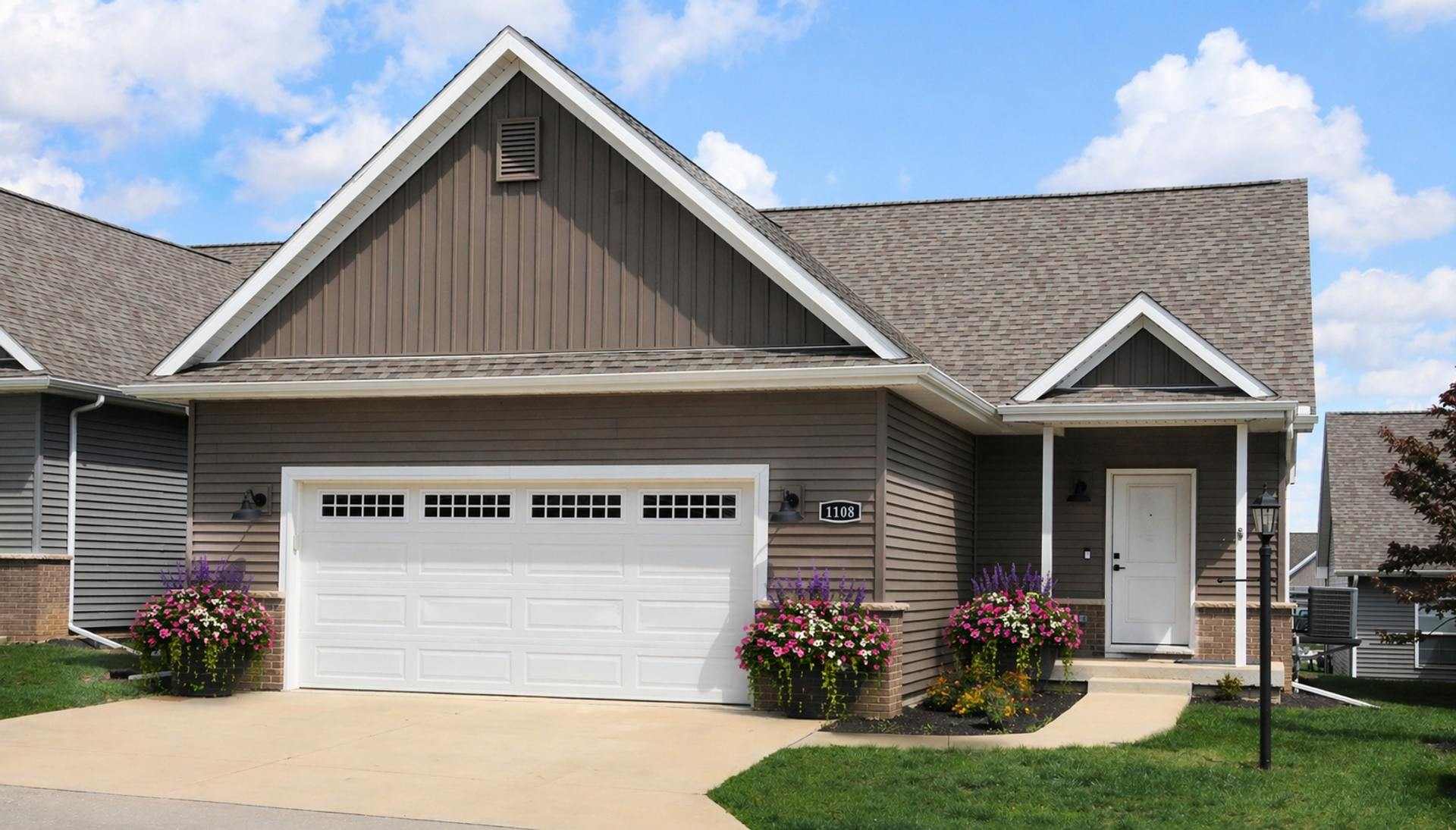 House With 2Bd 2Bath 2Car Garage Reserve Mahomet – photo 1 of 30