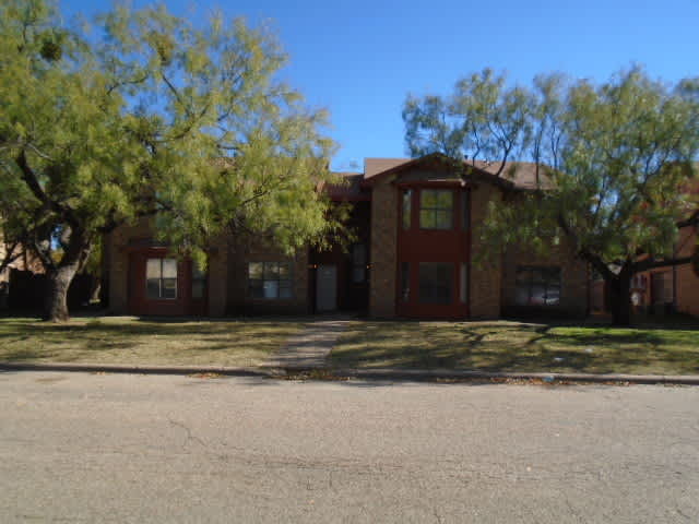909 Bruce Way – photo 1
