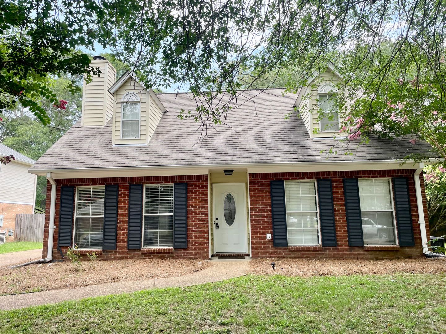 *REDUCED PRICE*Charming 3 Bedroom Home in Madison – Bonus Room &amp; Large Private Backyard! – photo 1 of 20