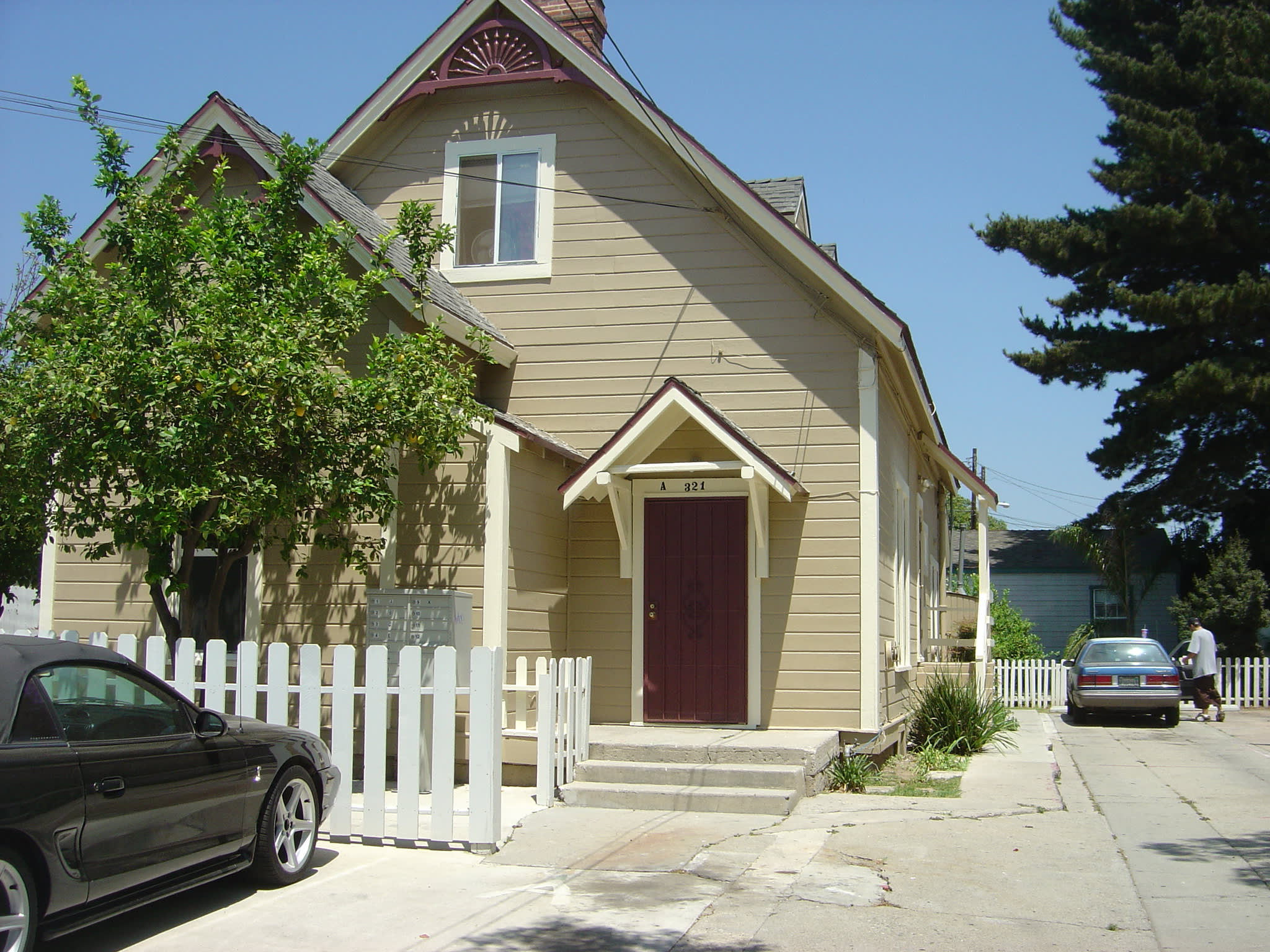 321 N 8th St – photo 1 of 10