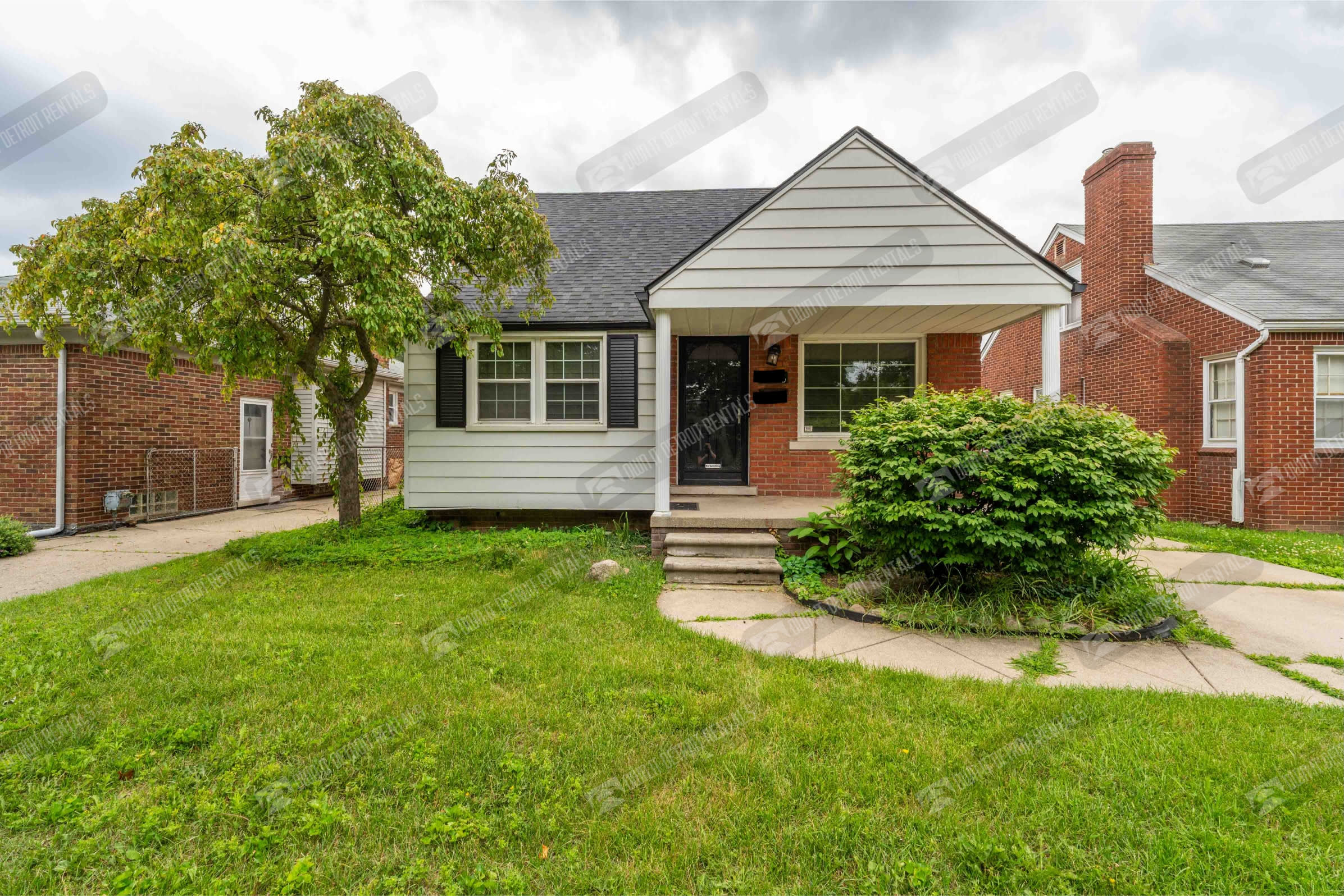 23745 Oak St – photo 1
