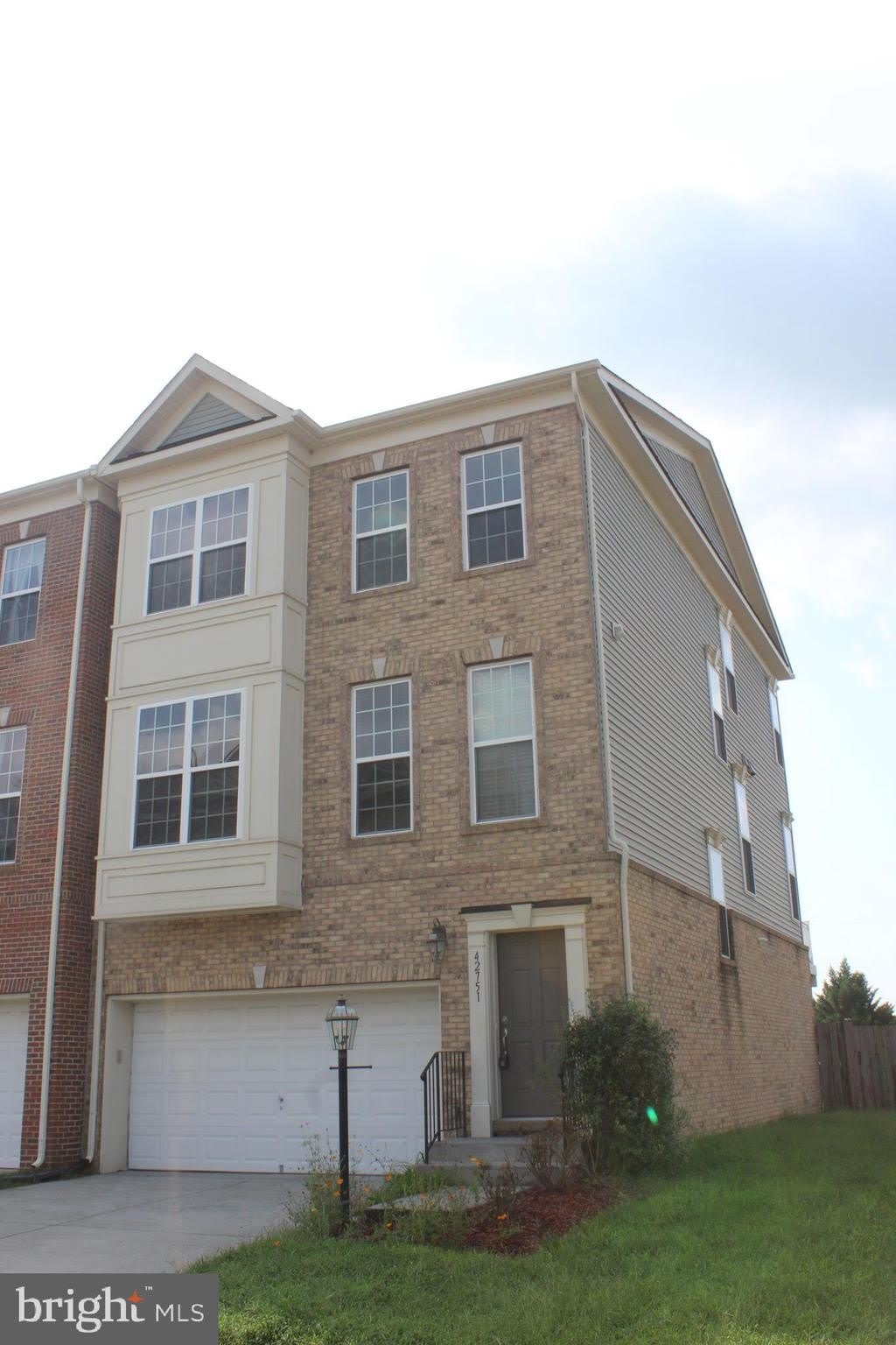 42751 Puller Terrace – photo 1 of 47