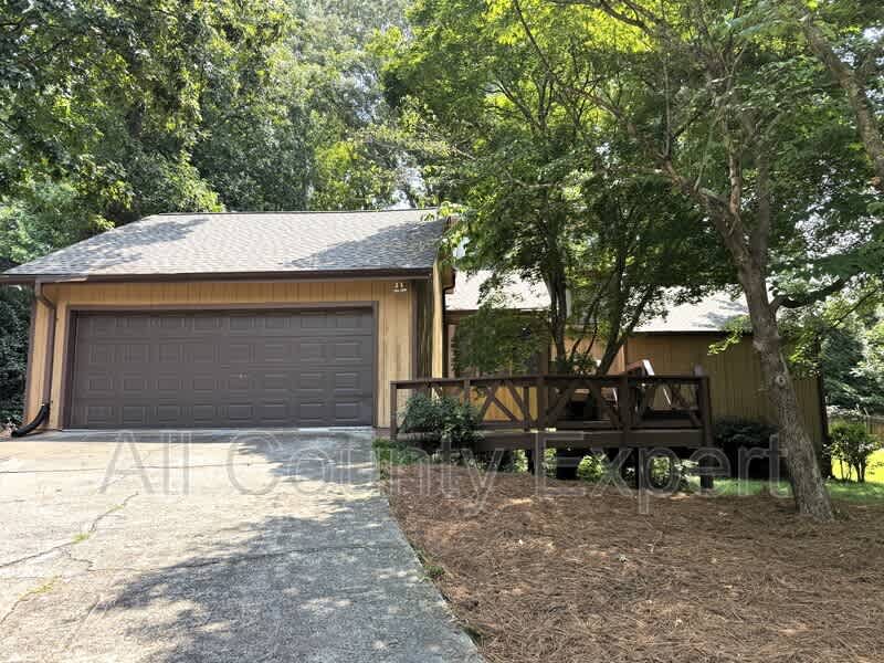 1302 Colony Drive – photo 1