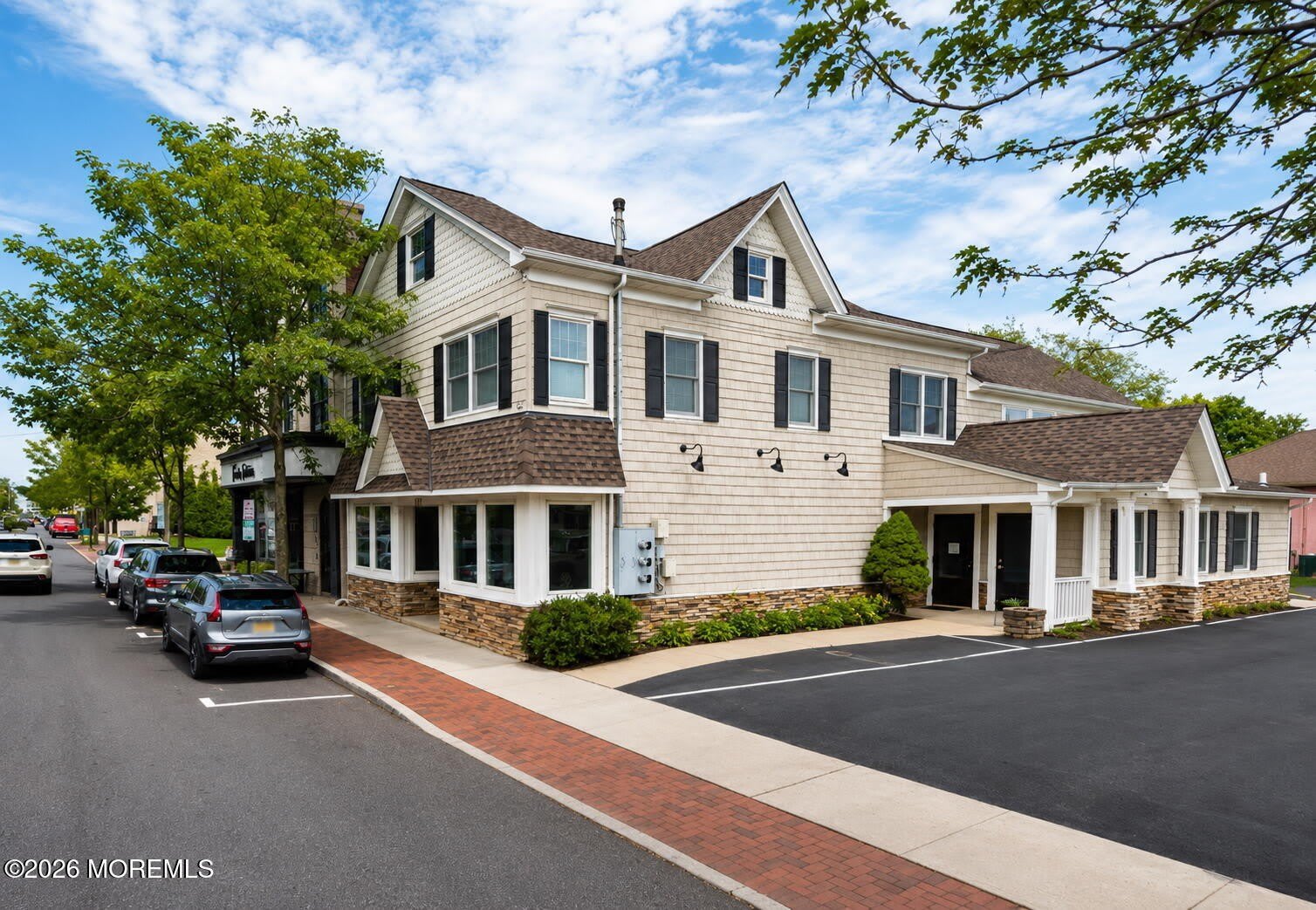 111 Brighton Avenue – photo 1