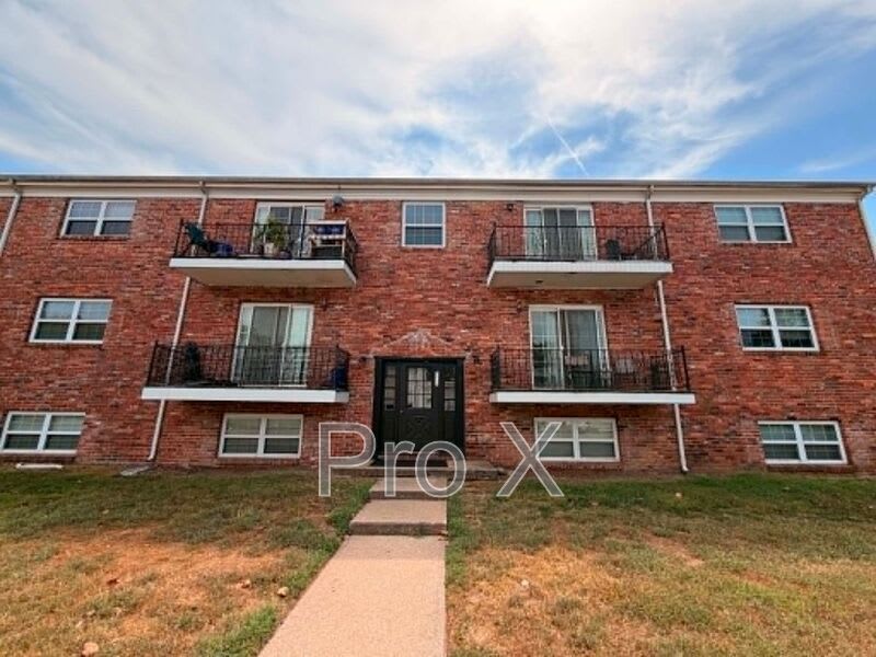 124 E Highland – photo 1 of 12