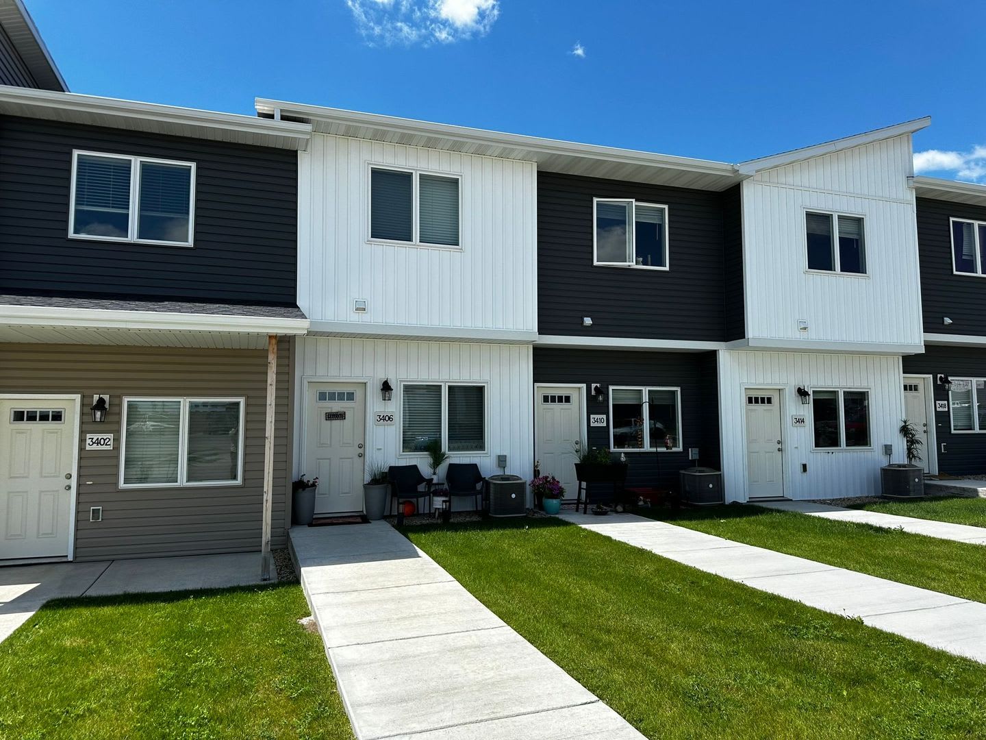 2-bedroom Townhome near Legacy High School! – photo 1