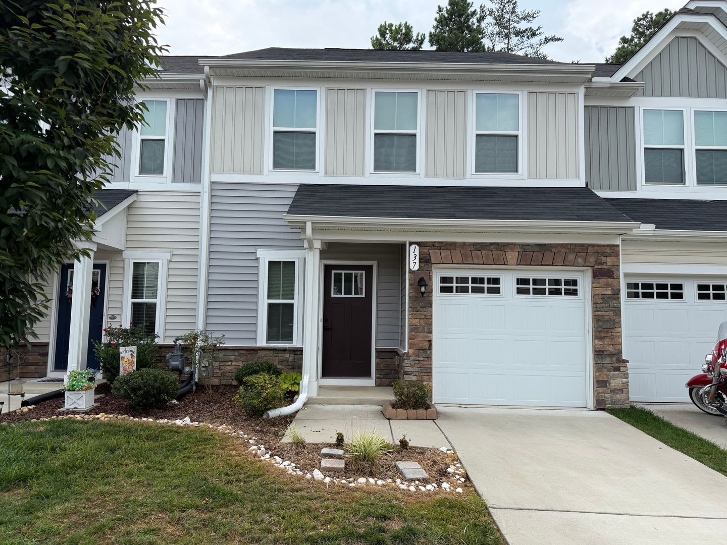 Like New Townhome – photo 1 of 261