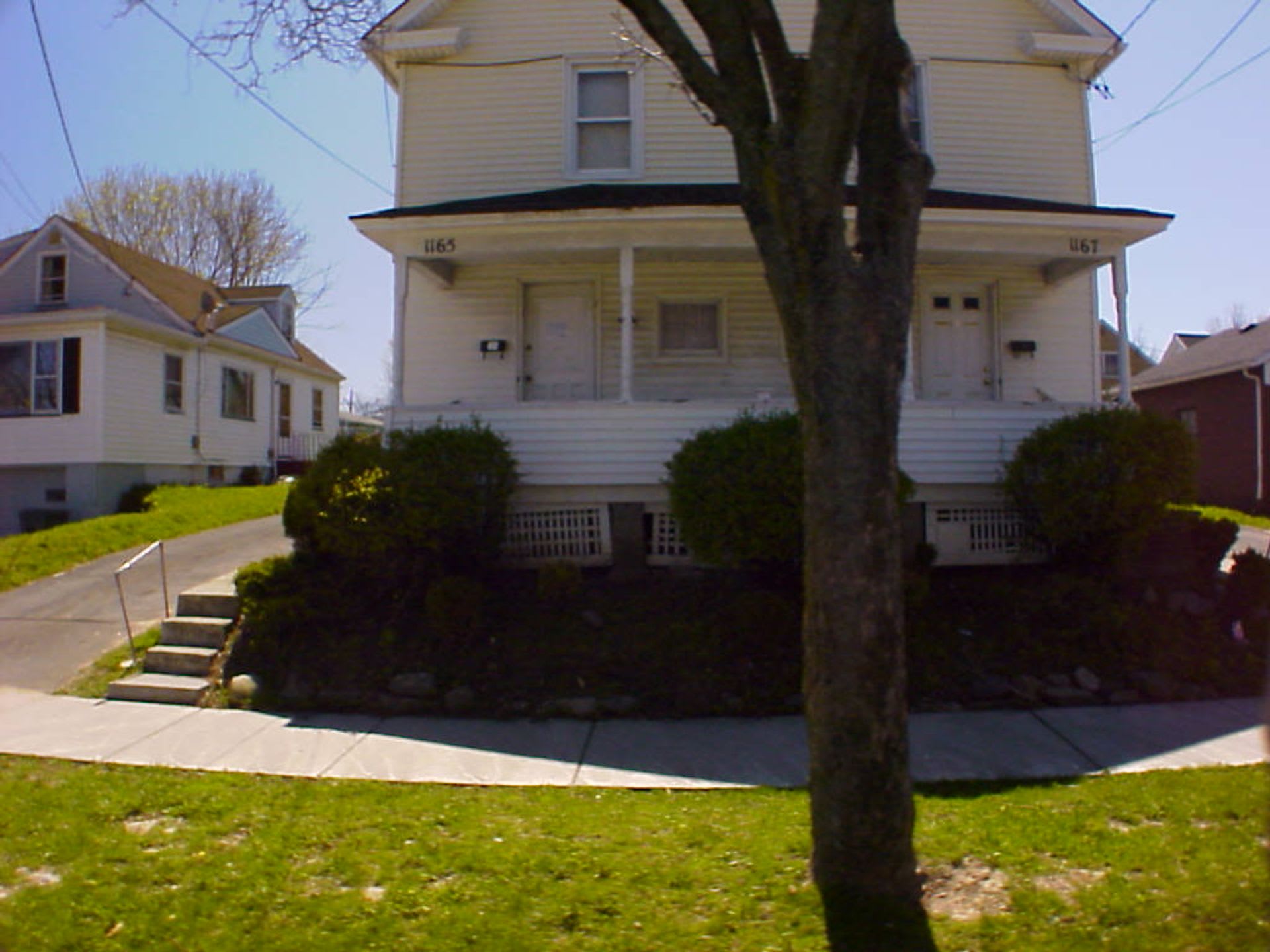 Maple St. 1165-1167 – photo 1