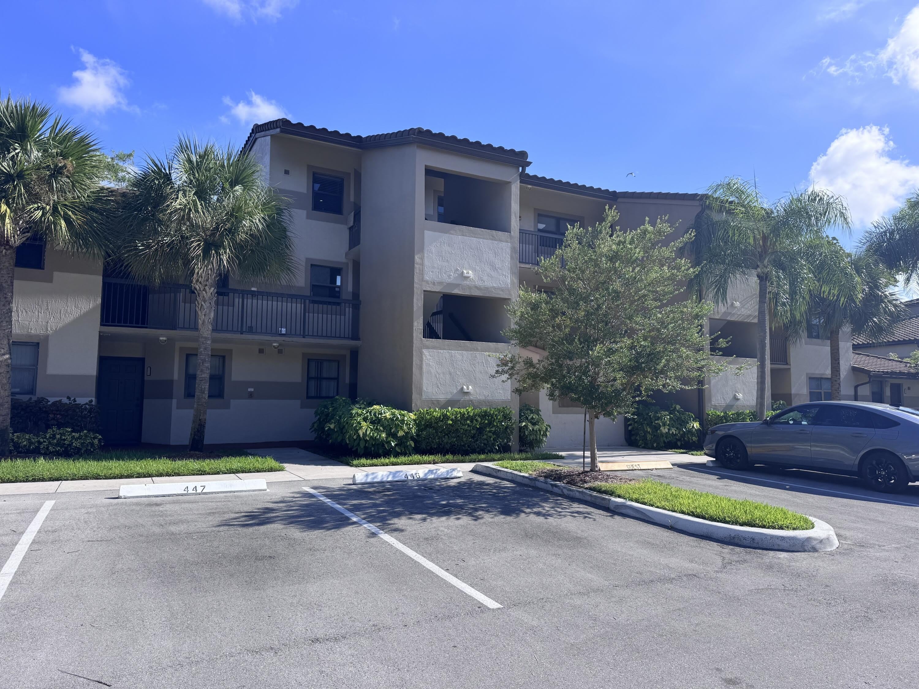 9957 NOB HILL Place – photo 1