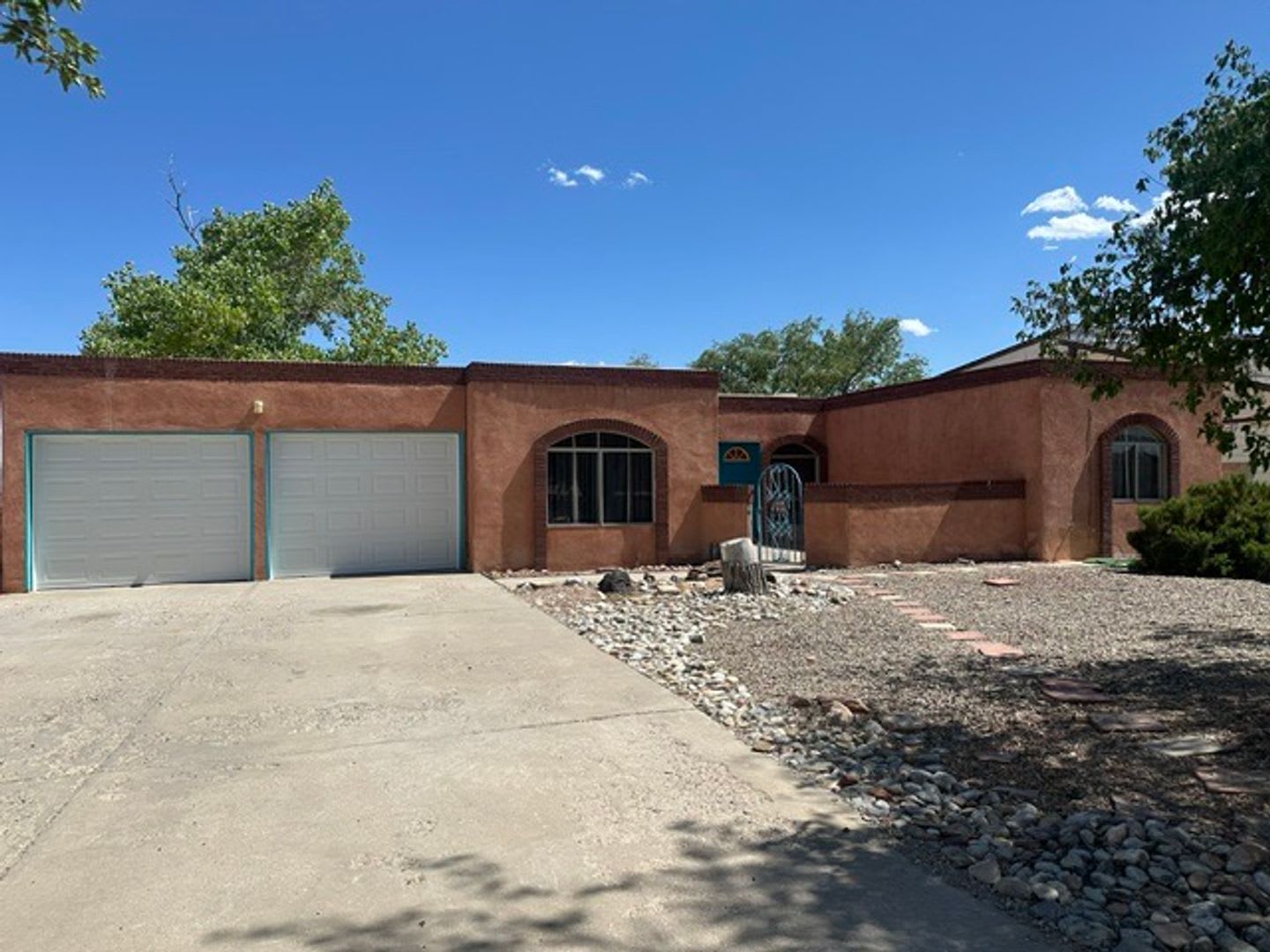 Beautiful 2 bed 1 bath in Rio Rancho – photo 1