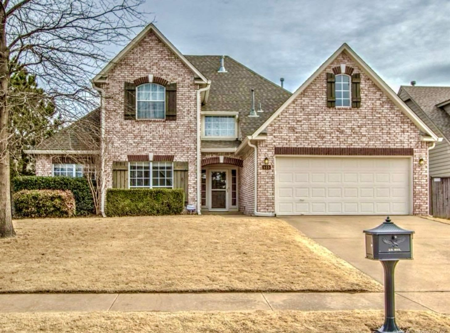 Stunning 3 bedroom, 3 bathroom Home in Desirable Jenks Neighborhood! – photo 1 of 29