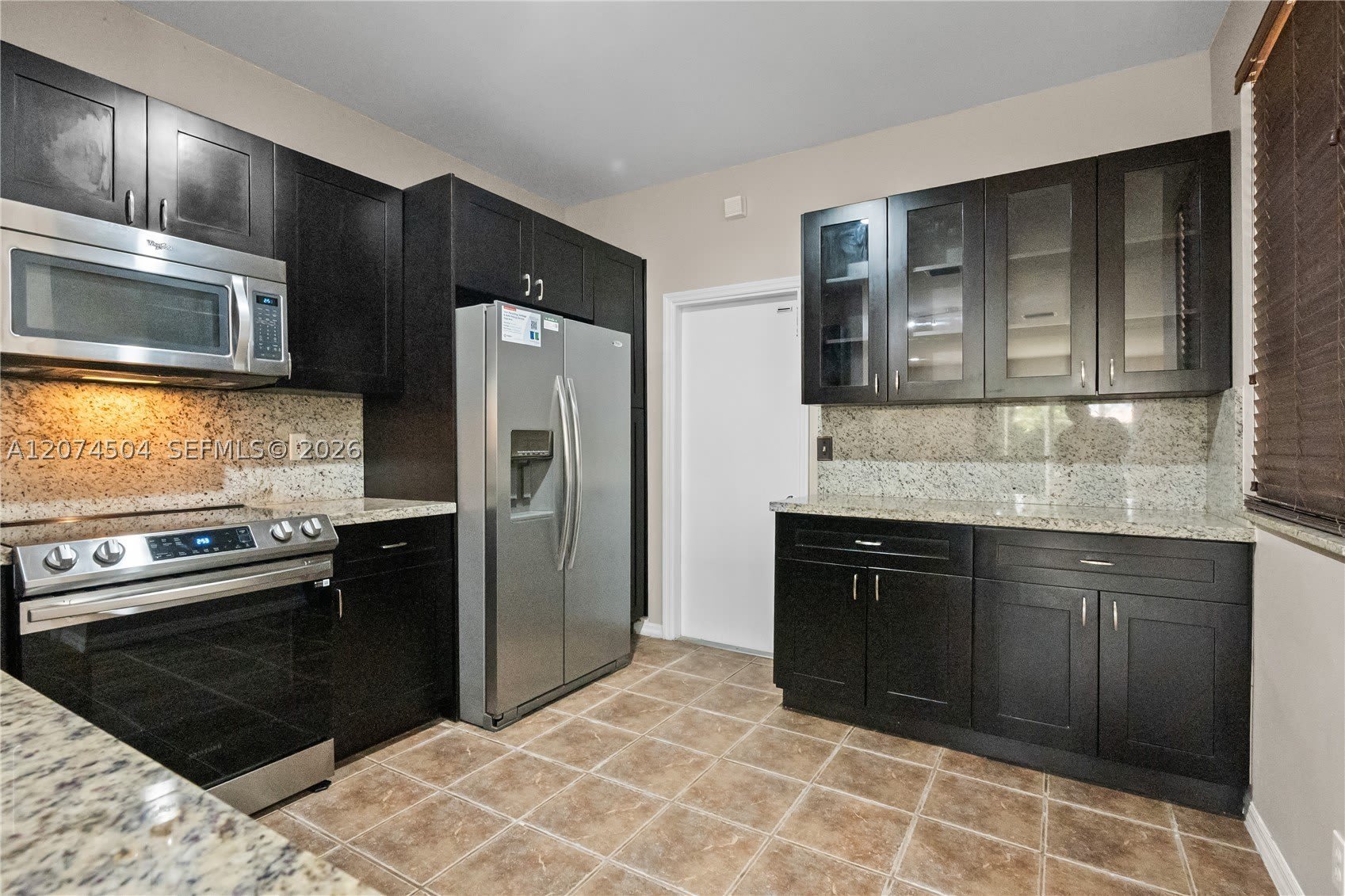 2082 Madeira Dr – photo 1