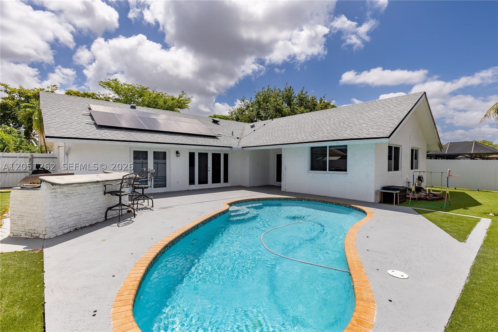2400 NW 103rd Ave – photo 1 of 31