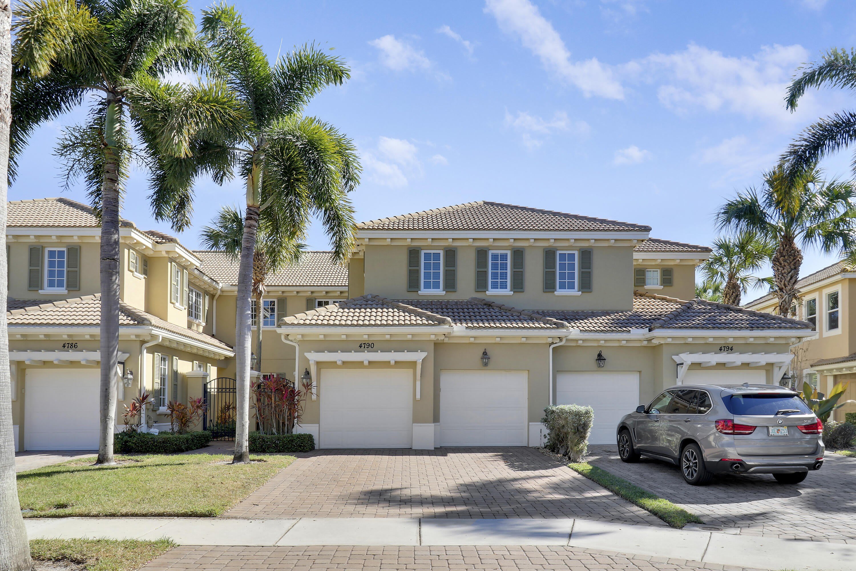 4790 CADIZ Circle – photo 1