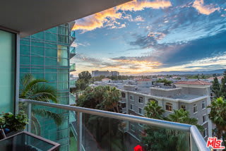 13700 Marina Pointe Drive – photo 1