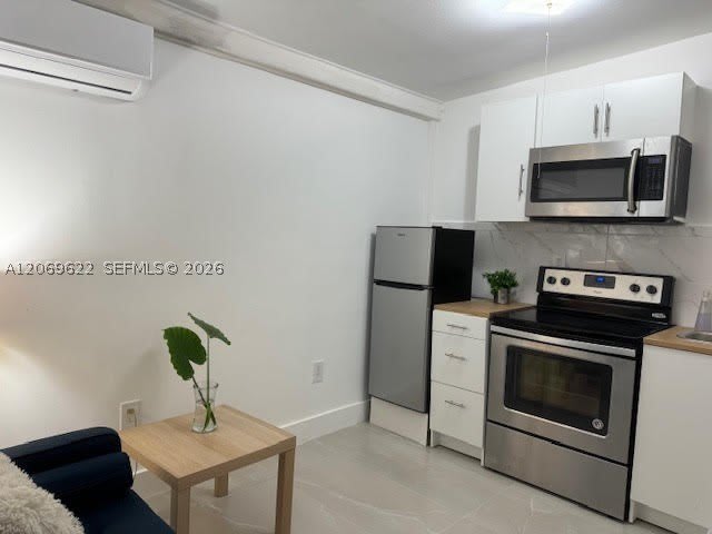 1270 NE 210th Ter – photo 1 of 12