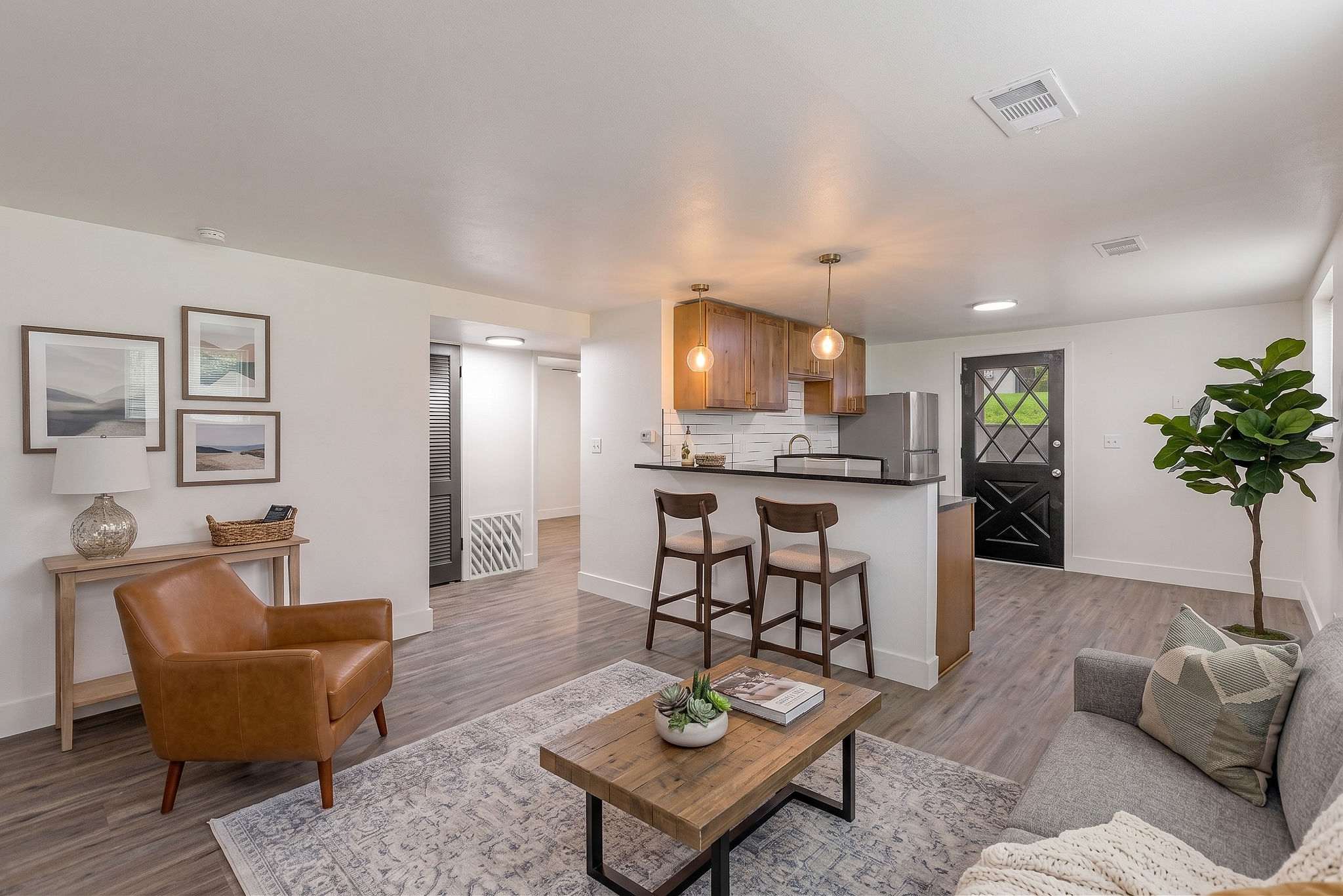 8 Bordeaux Dr – photo 1 of 18