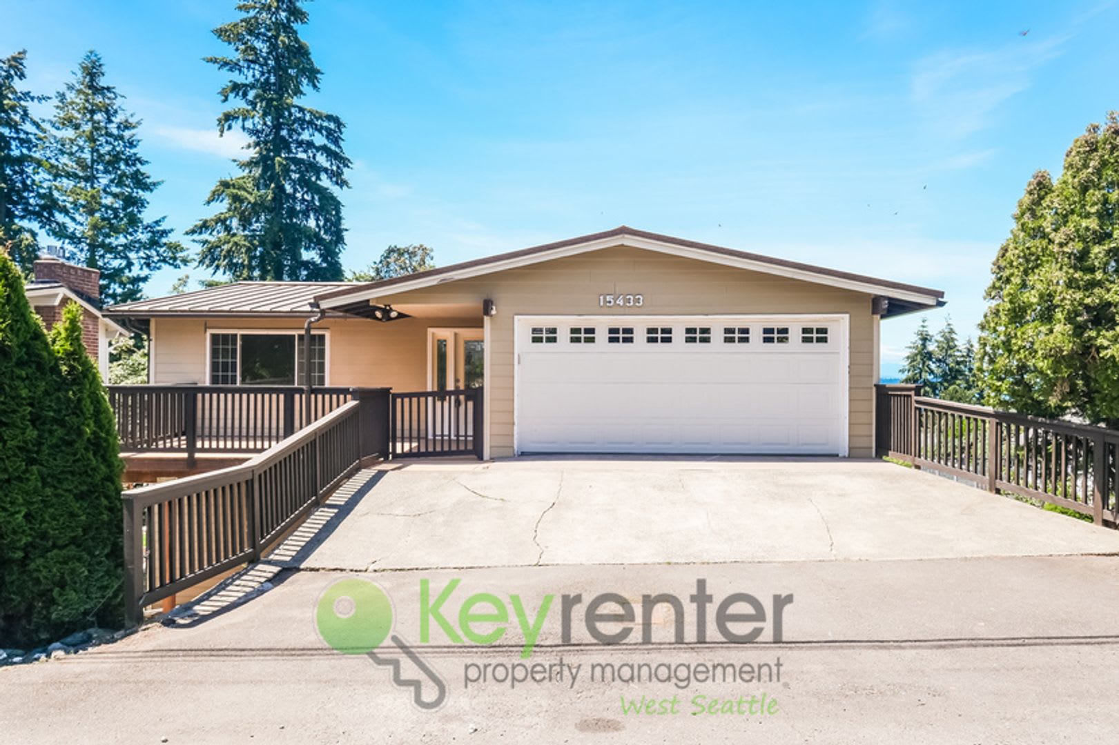 Rent Special 2 000 Credit Versatile 5 Bedroom Retreat With Office And Outdoor Living In Burien – photo 1 of 211