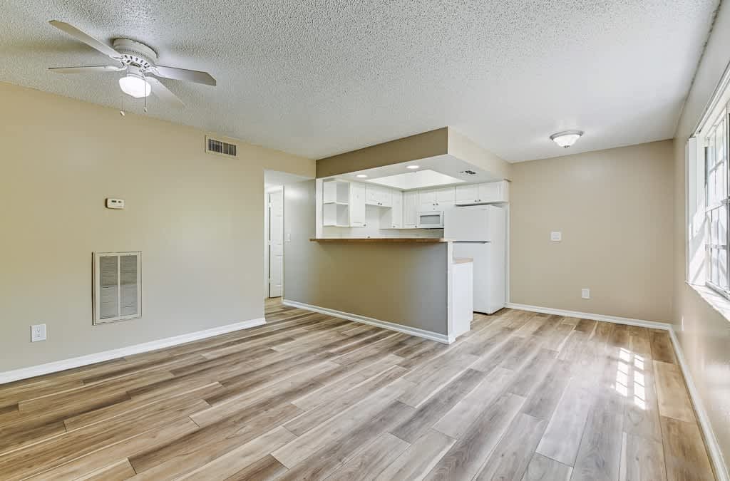 Green Oaks Apartments – photo 1