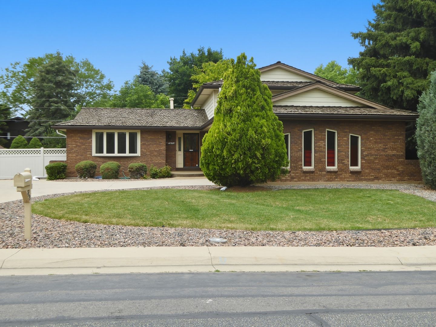 3+ bed/2-1/2 bath home in Arvada – photo 1