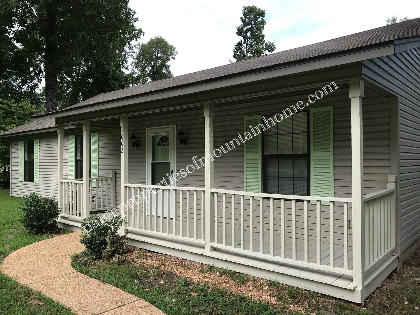 Gorgeous 3 bedroom 2 bath house – photo 1 of 19