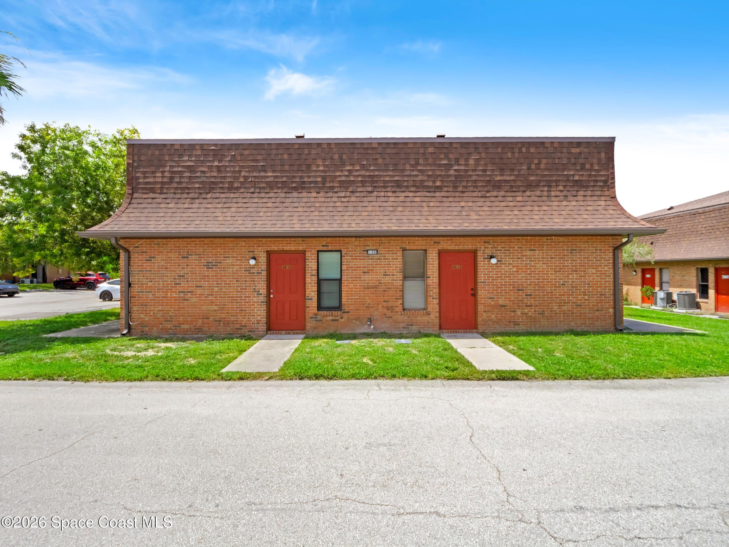 4616 Overlook Drive NE – photo 1 of 19