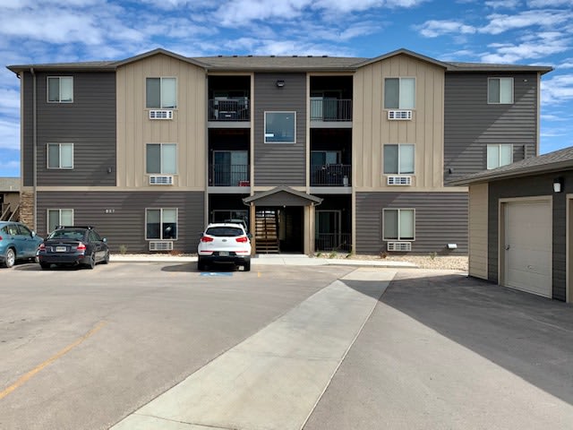 827 Tower Rd – photo 1 of 10