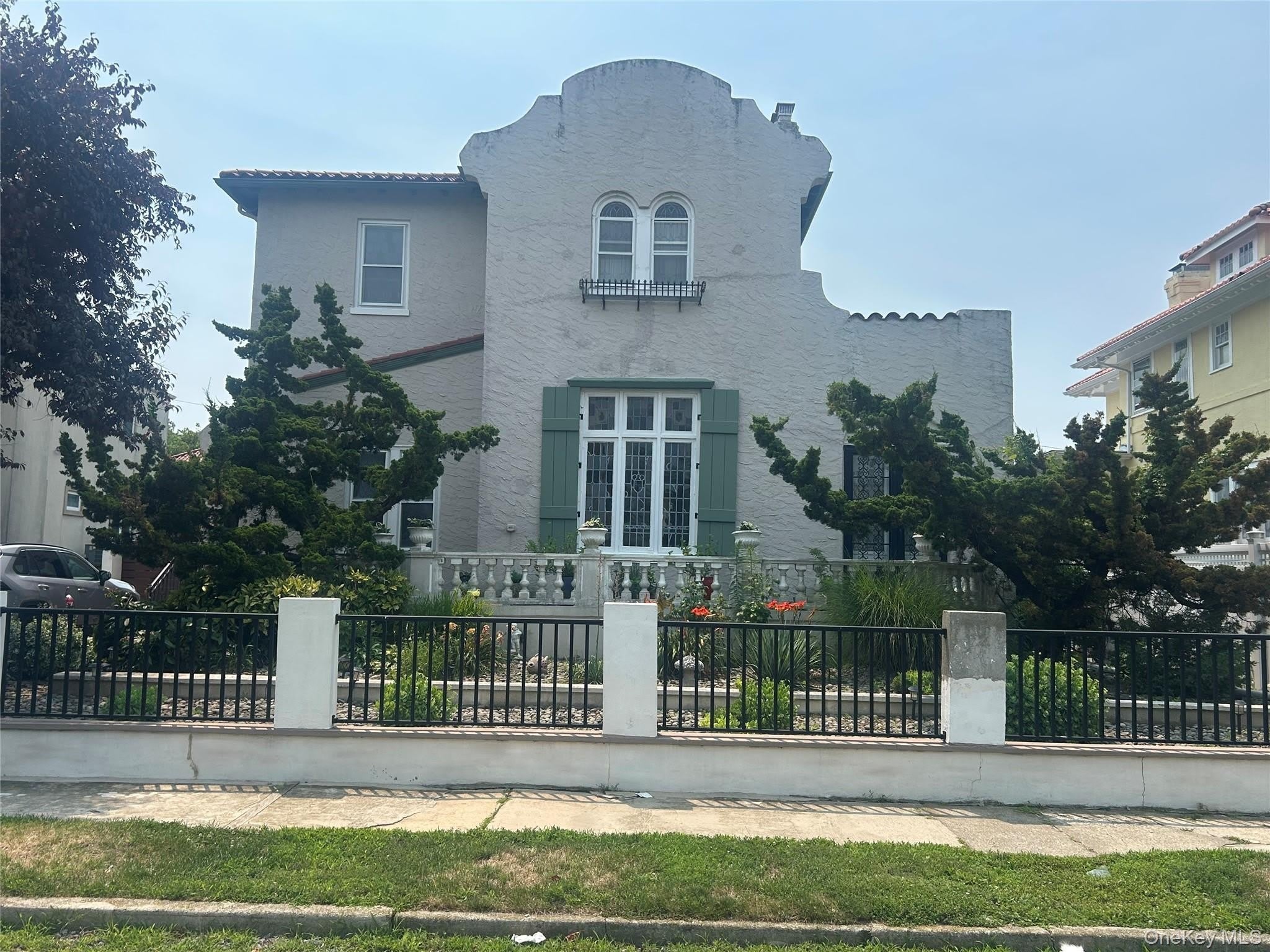 130 E Olive Street – photo 1