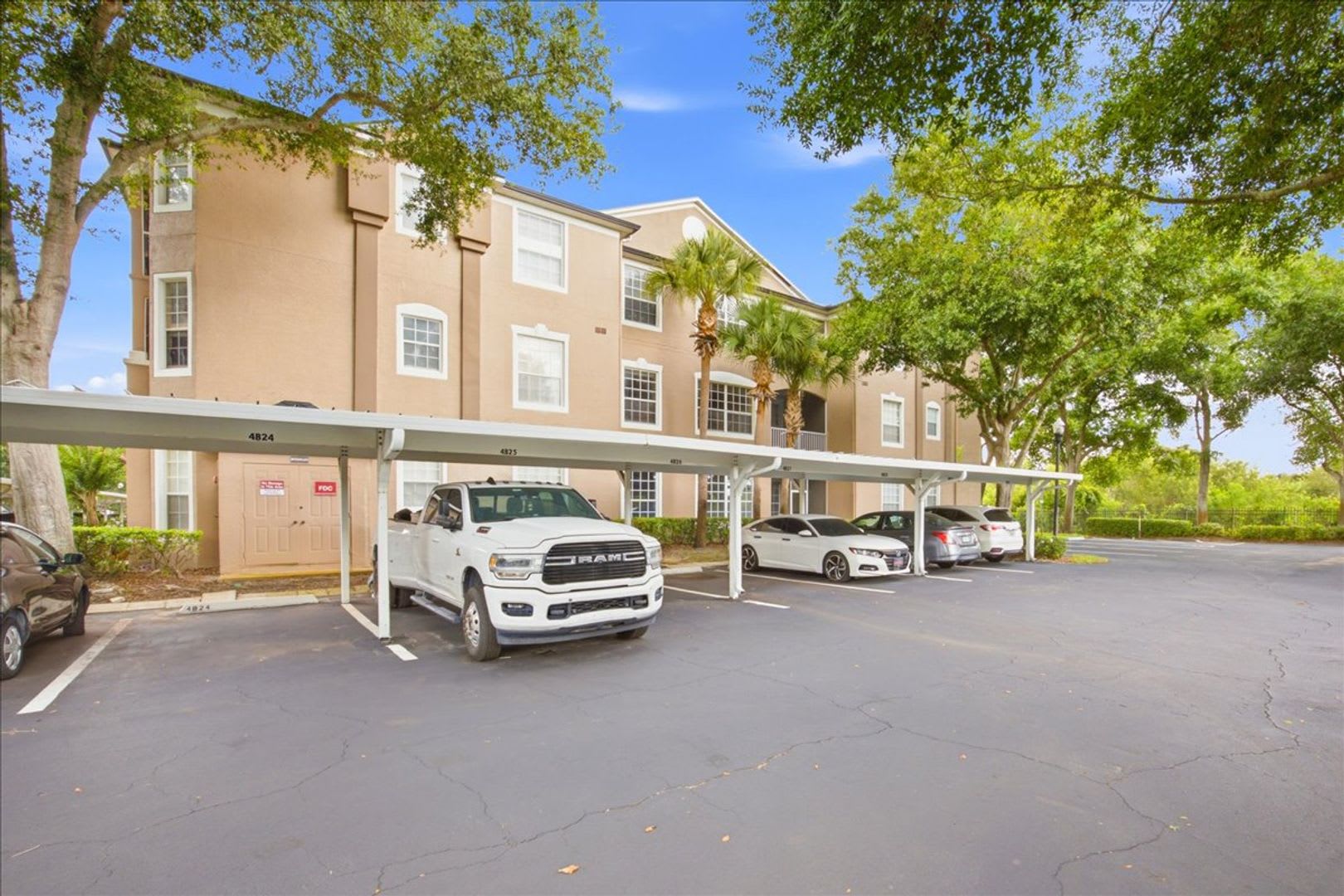 Lovely Condo For Rent – photo 1