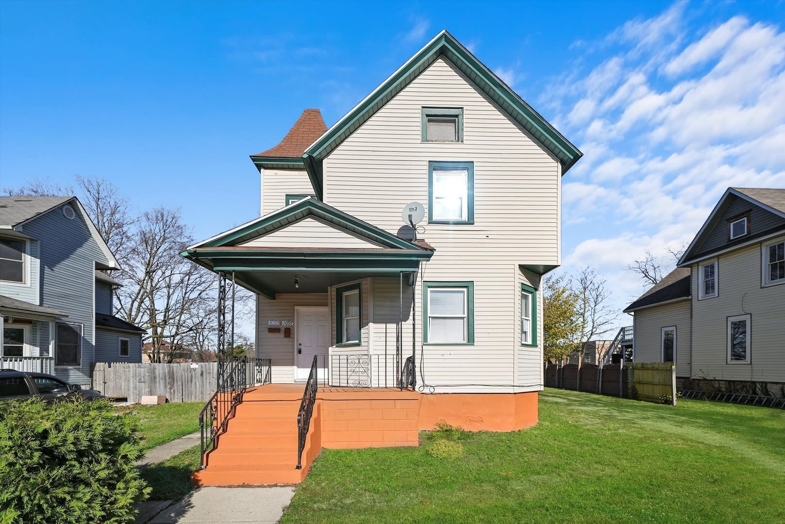 1097 E Merchant Street – photo 1 of 20