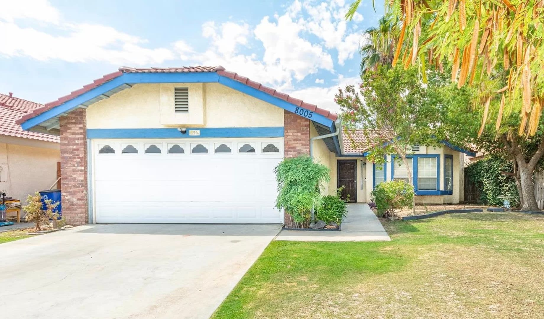 Coming Soon 3 bedrooms 2 bathrooms – photo 1