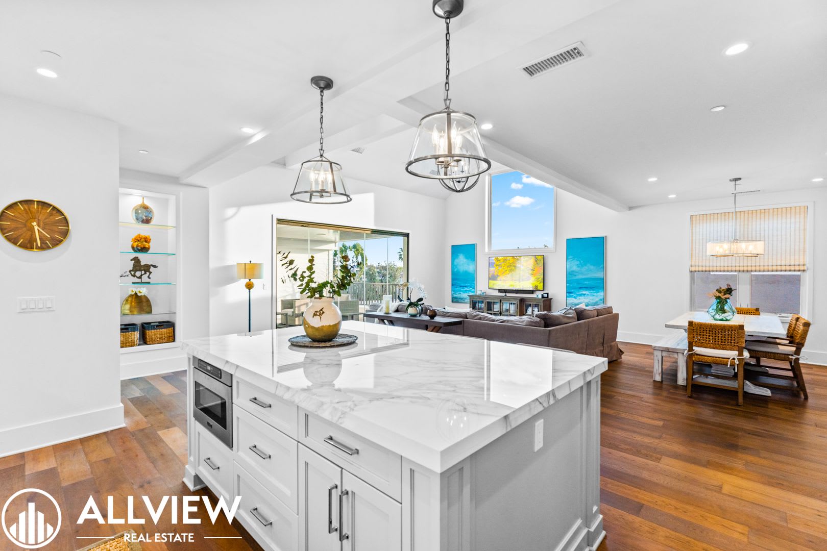 Gorgeous 3 Bed 3 5 Bathroom Home Available Month To Month In The Highly Desired City Of Corona Del Mar – photo 1