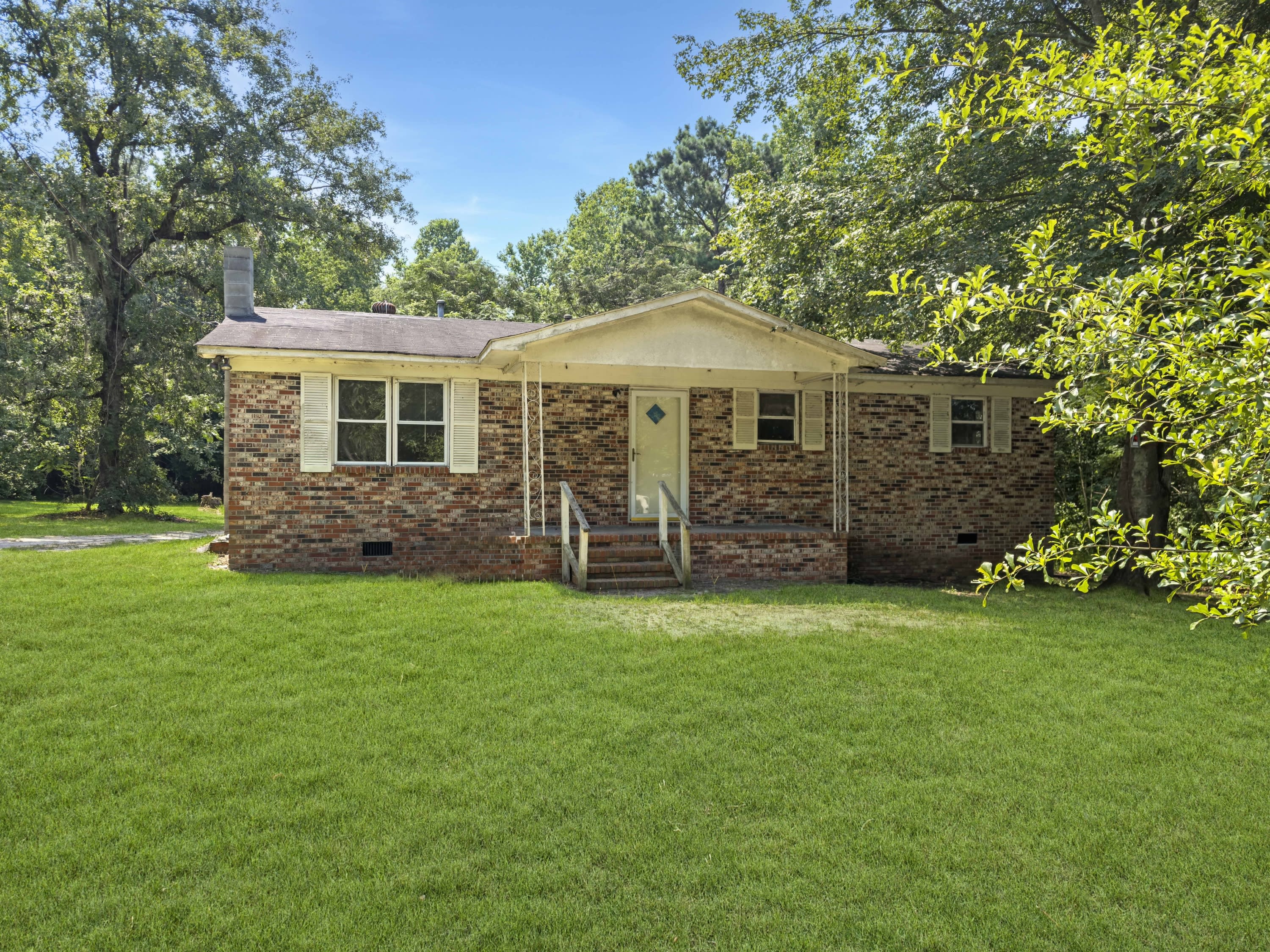 1137 Carter Rd – photo 1 of 23