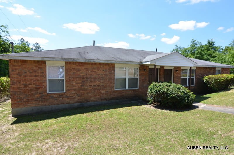 SECTION 8 ACCEPTED Charming 2-Bedroom Home in Hill Place on Walden Drive – photo 1