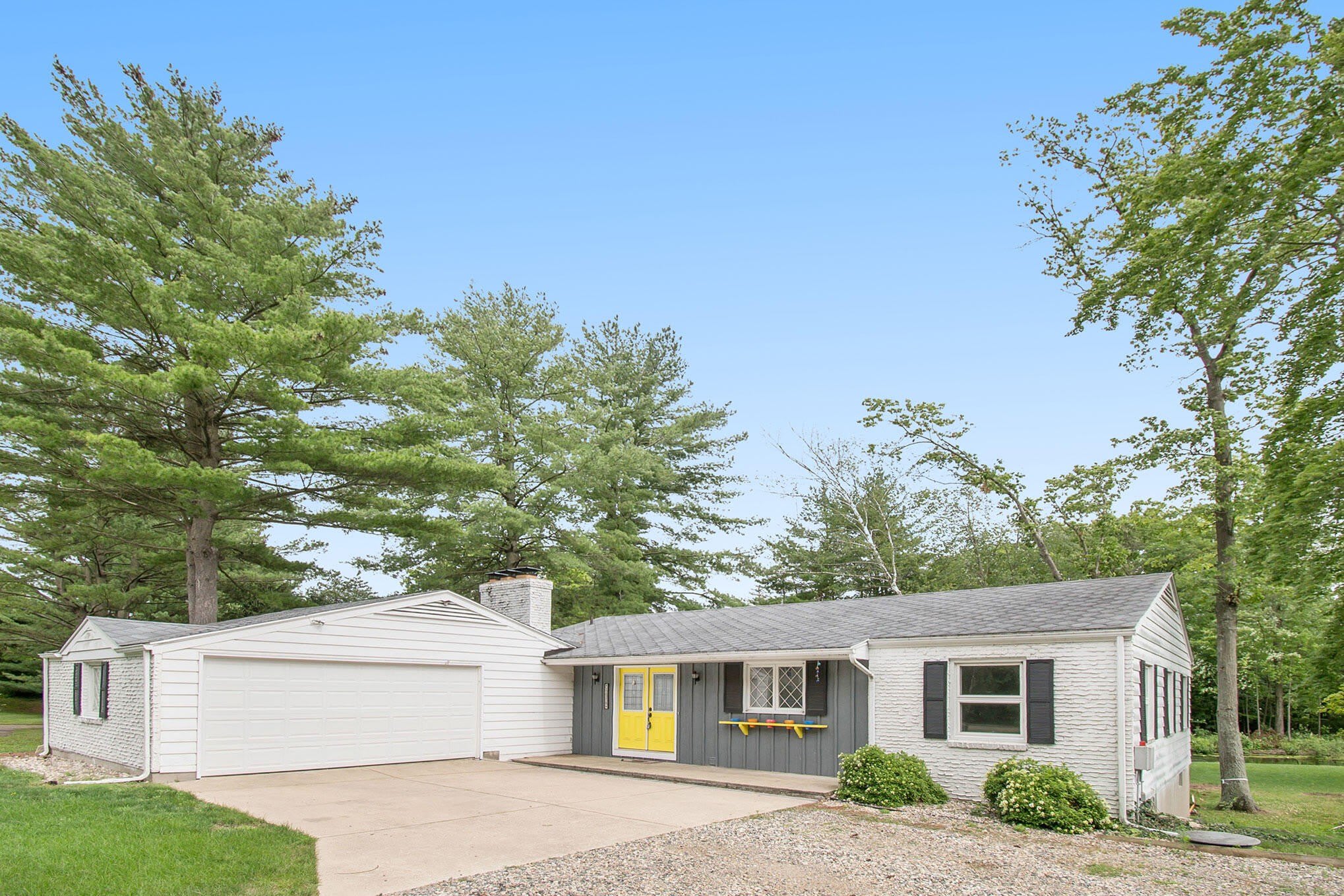 11958 Yorkshire Drive – photo 1 of 181