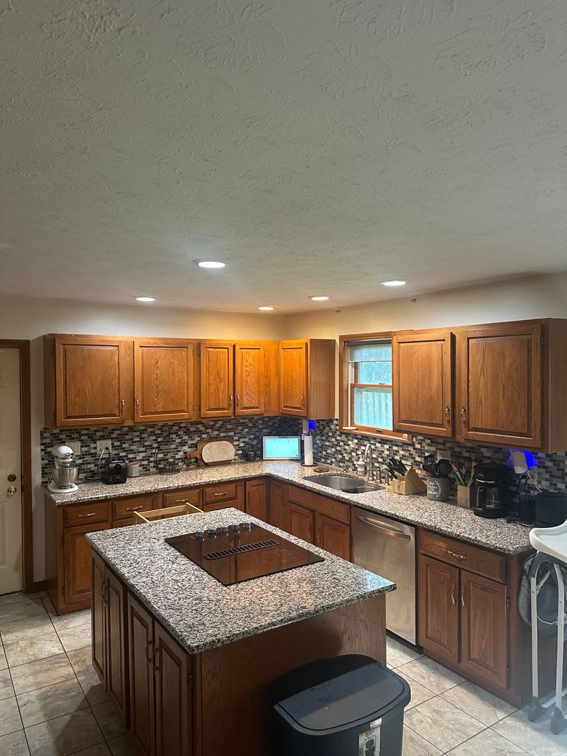 5 bedrooms, 3 bathrooms – photo 1