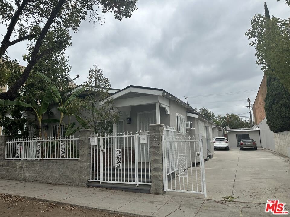1116 N Ardmore Ave – photo 1