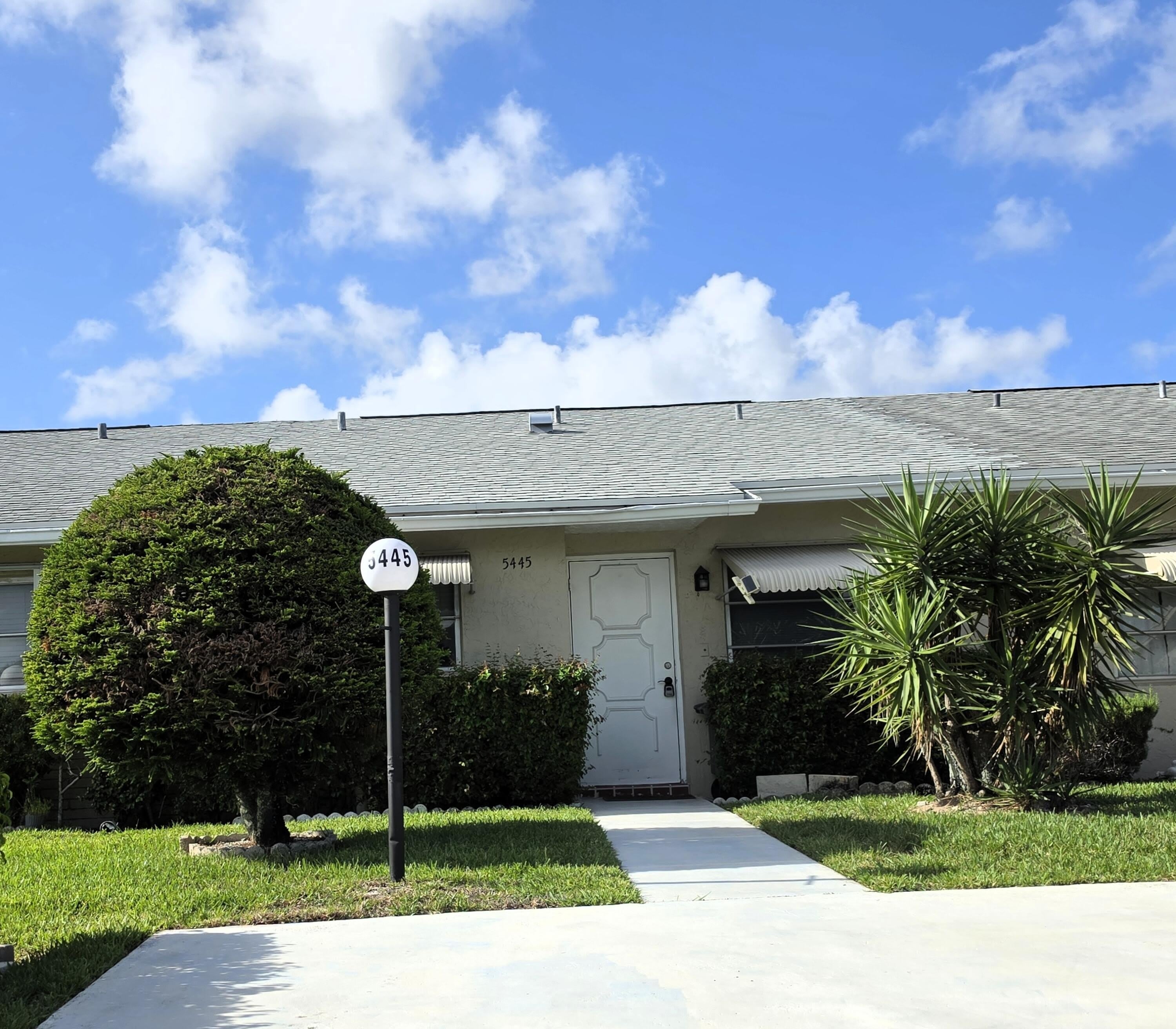 5445 GLENDA Street – photo 1