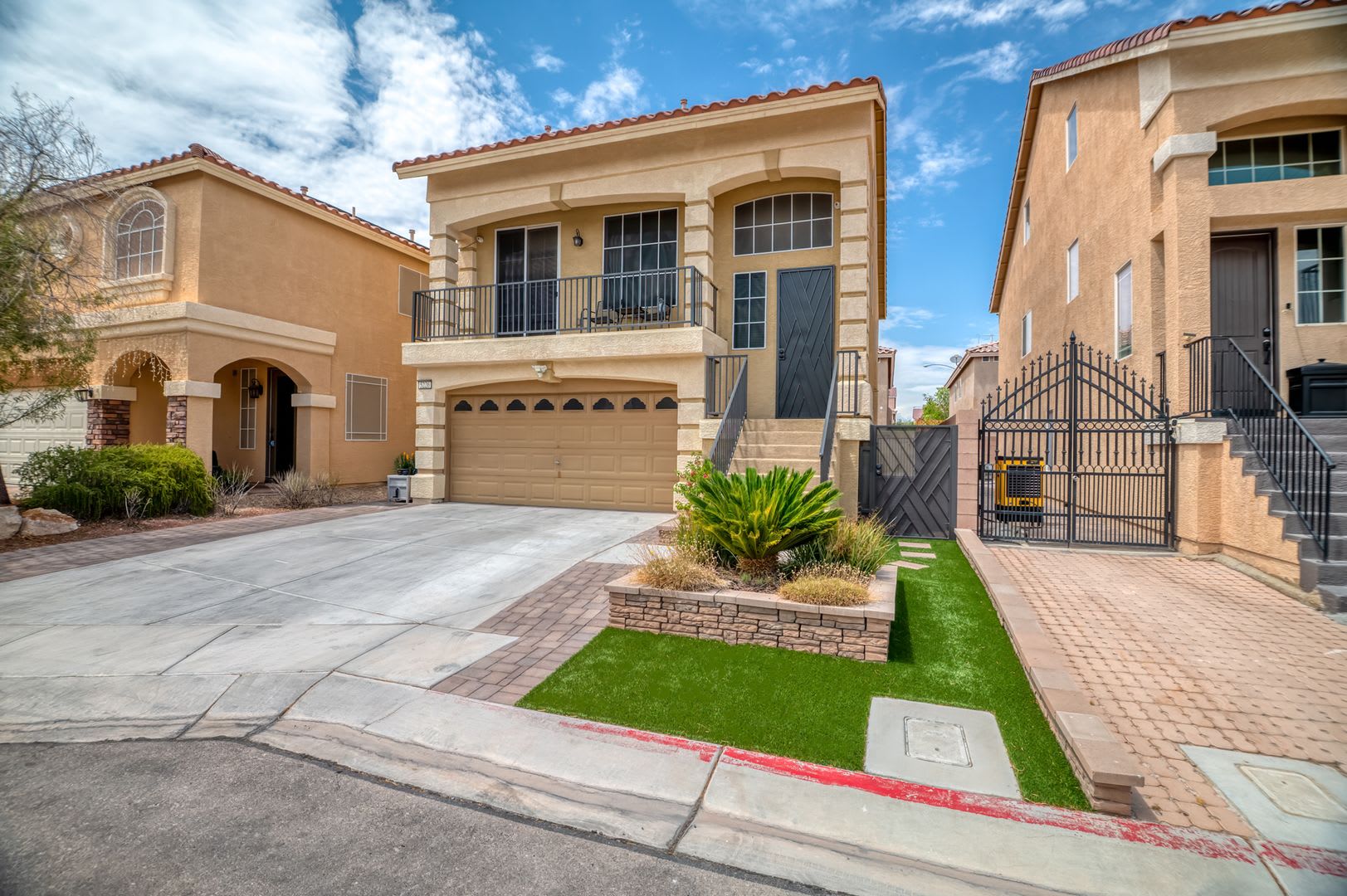 MOVE-IN READY 4-BEDROOM + LOFT, 2.5 BATH, 2-CAR GARAGE HOME IN LAS VEGAS! – photo 1