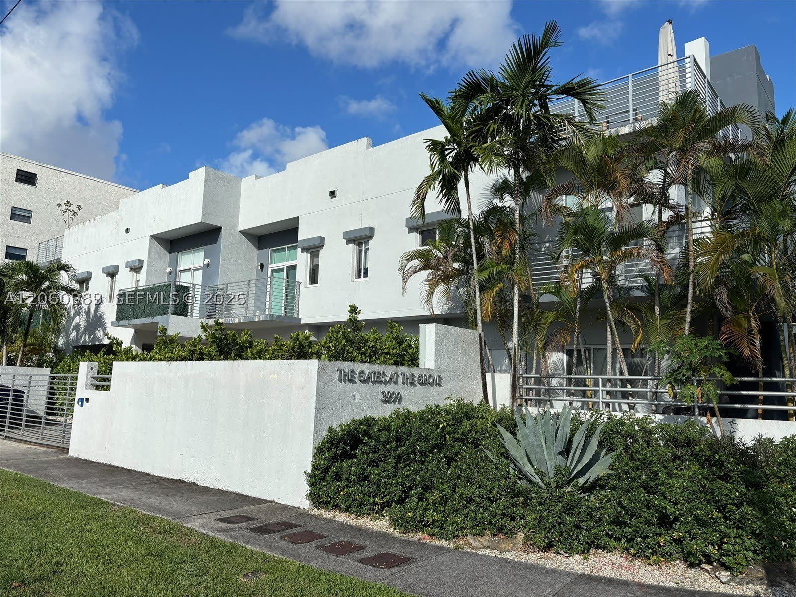 3299 Bird Ave – photo 1