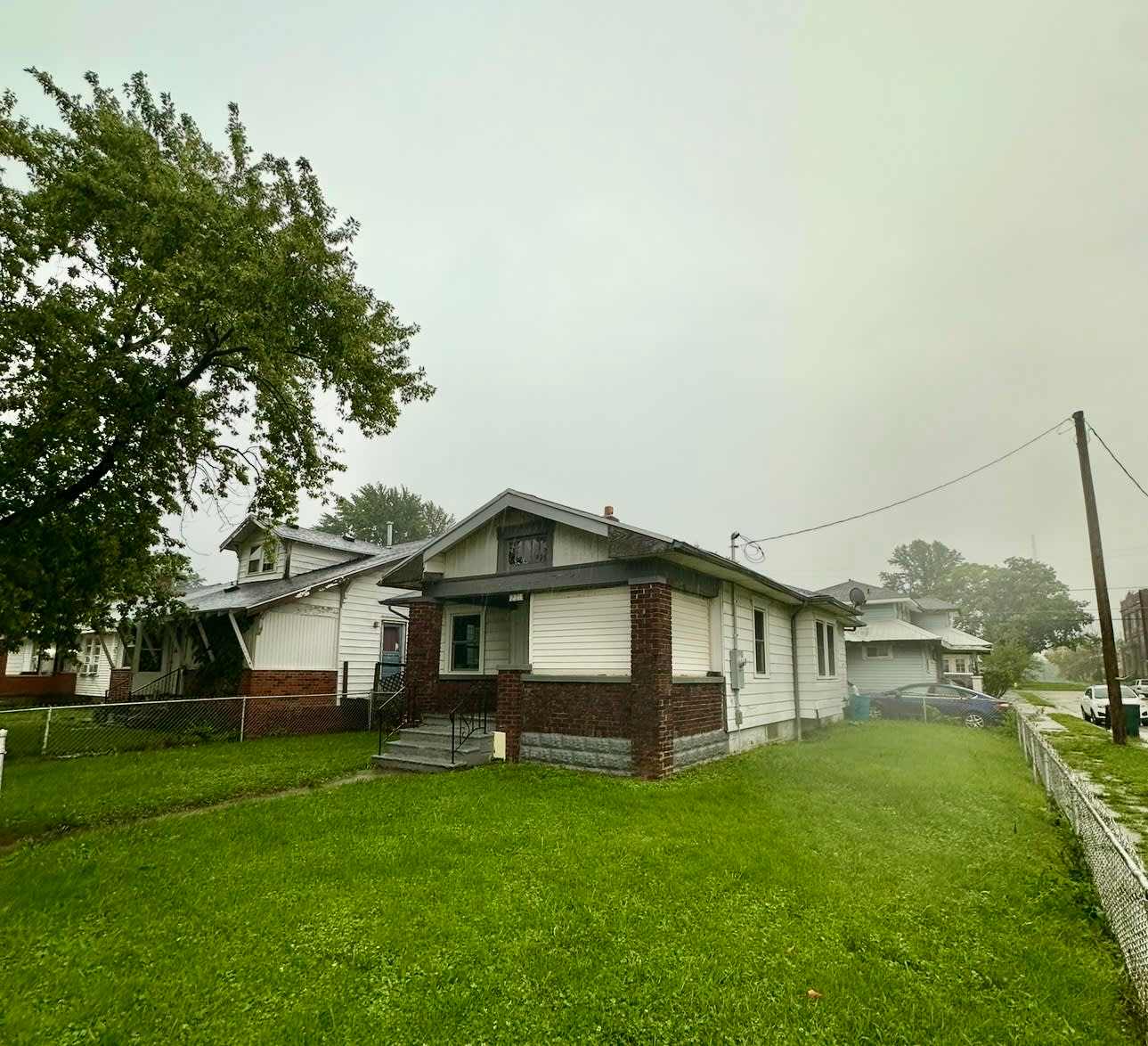 221 West Memorial Drive – photo 1