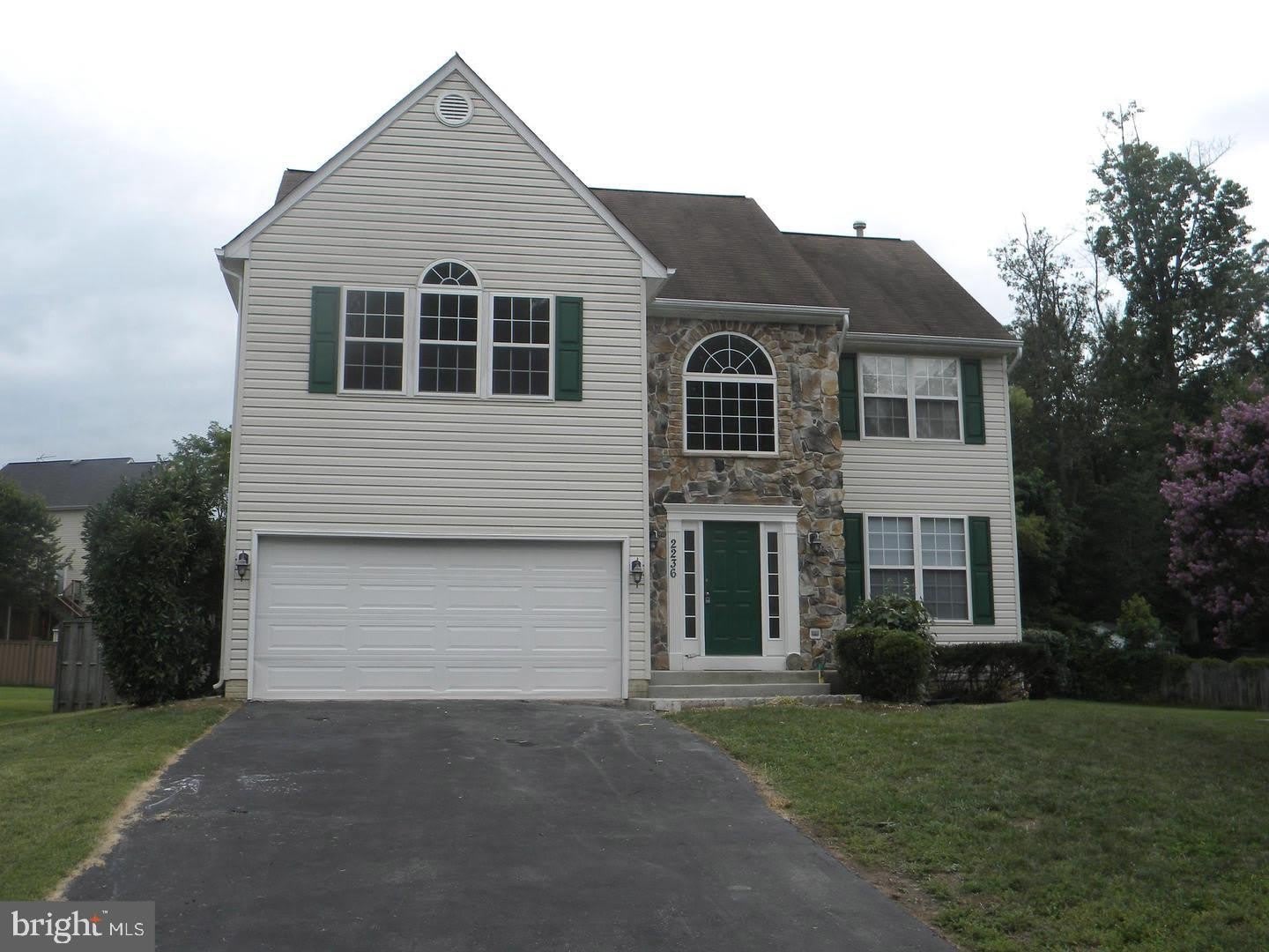2236 Community Drive – photo 1 of 128