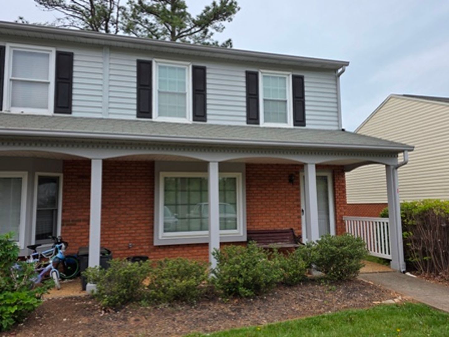 3Br 2 5Ba End Unit Townhouse In Timber Ridge Subdivision – photo 1 of 20